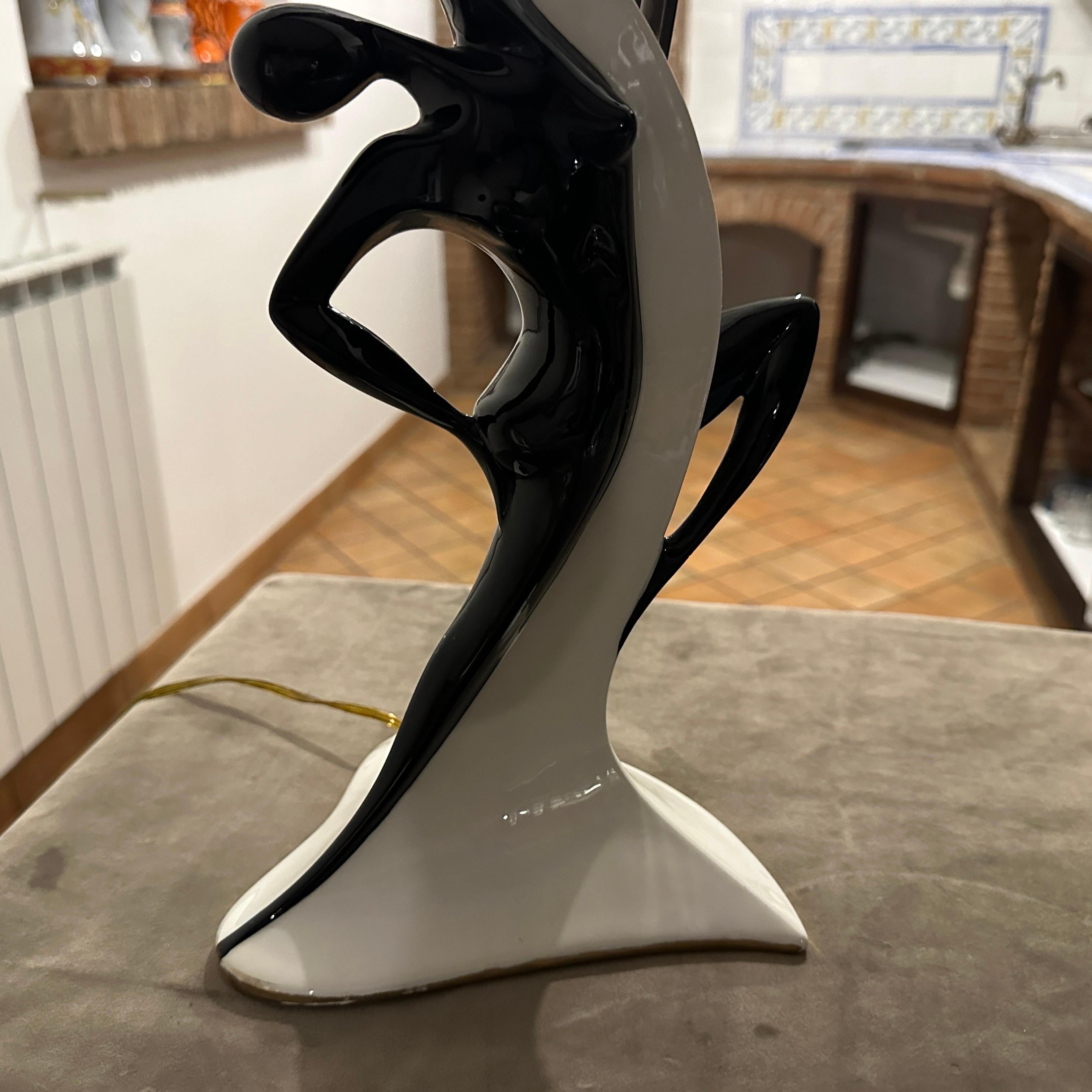 Italian 1960s Mid-Century Modern Black and White Ceramic Table Lamp by Italo Casini For Sale