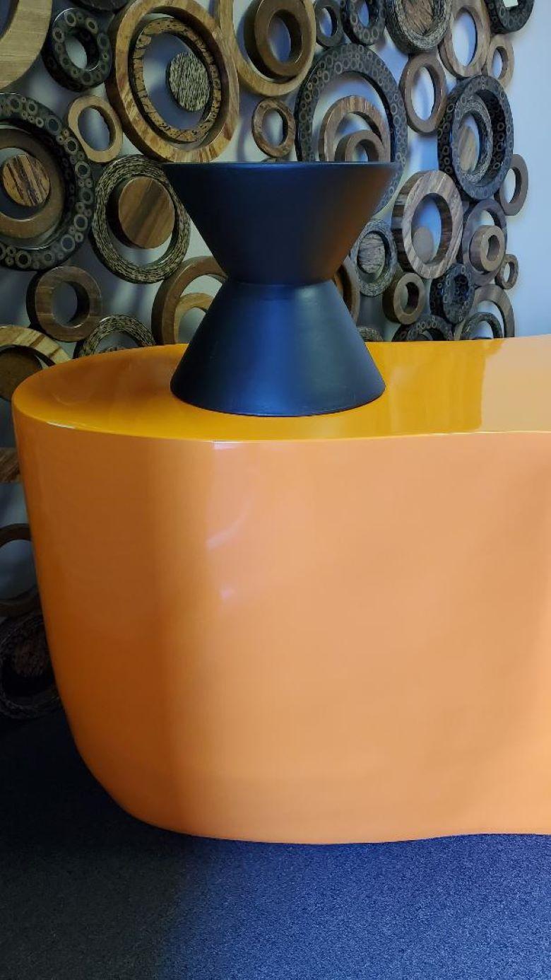 XX secolo Fioriera a doppio cono in ceramica nera USA del 1960 Mid Century Modern in vendita