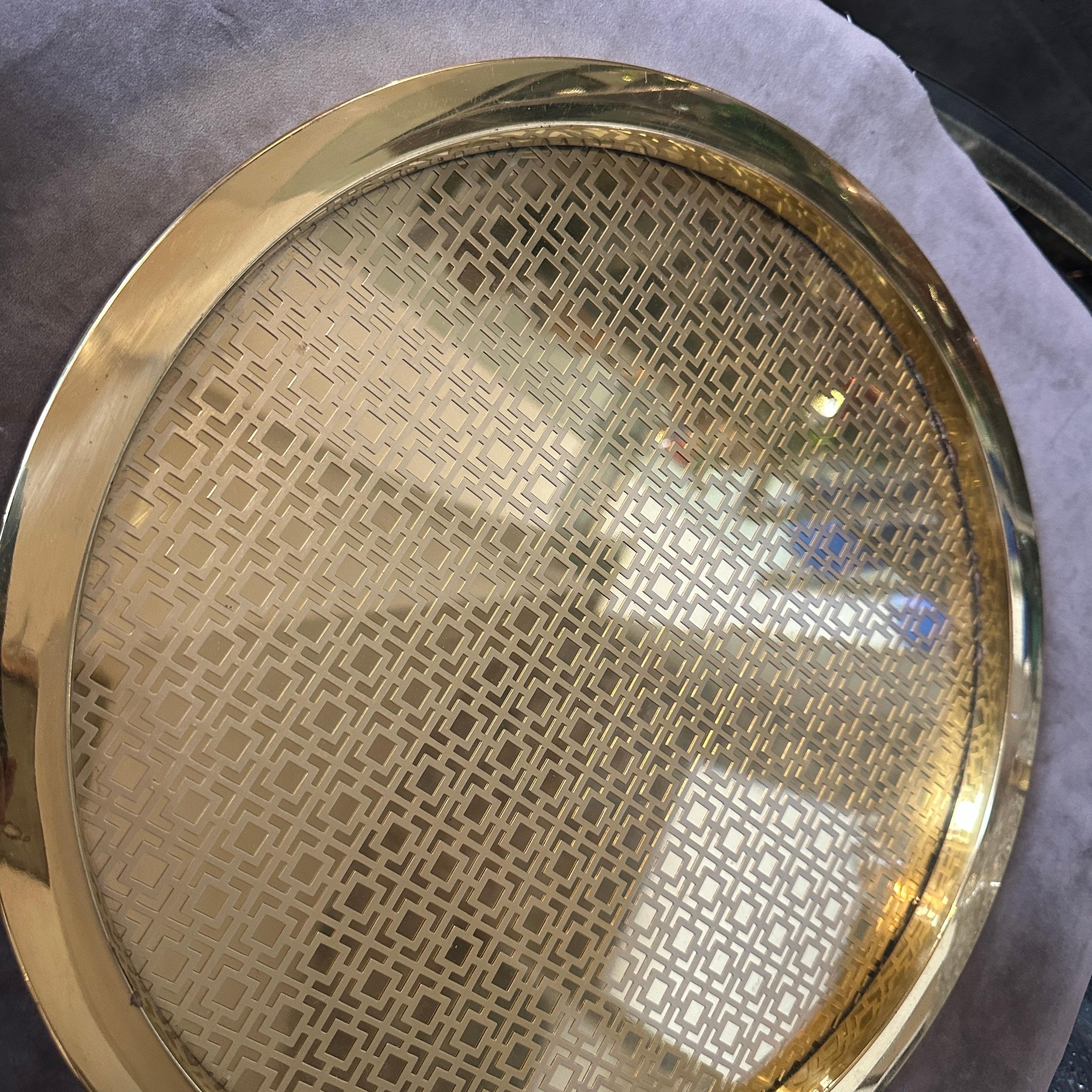 20th Century 1960s Mid-century Modern Brass and Glass Round Italian Serving Gallery Tray For Sale