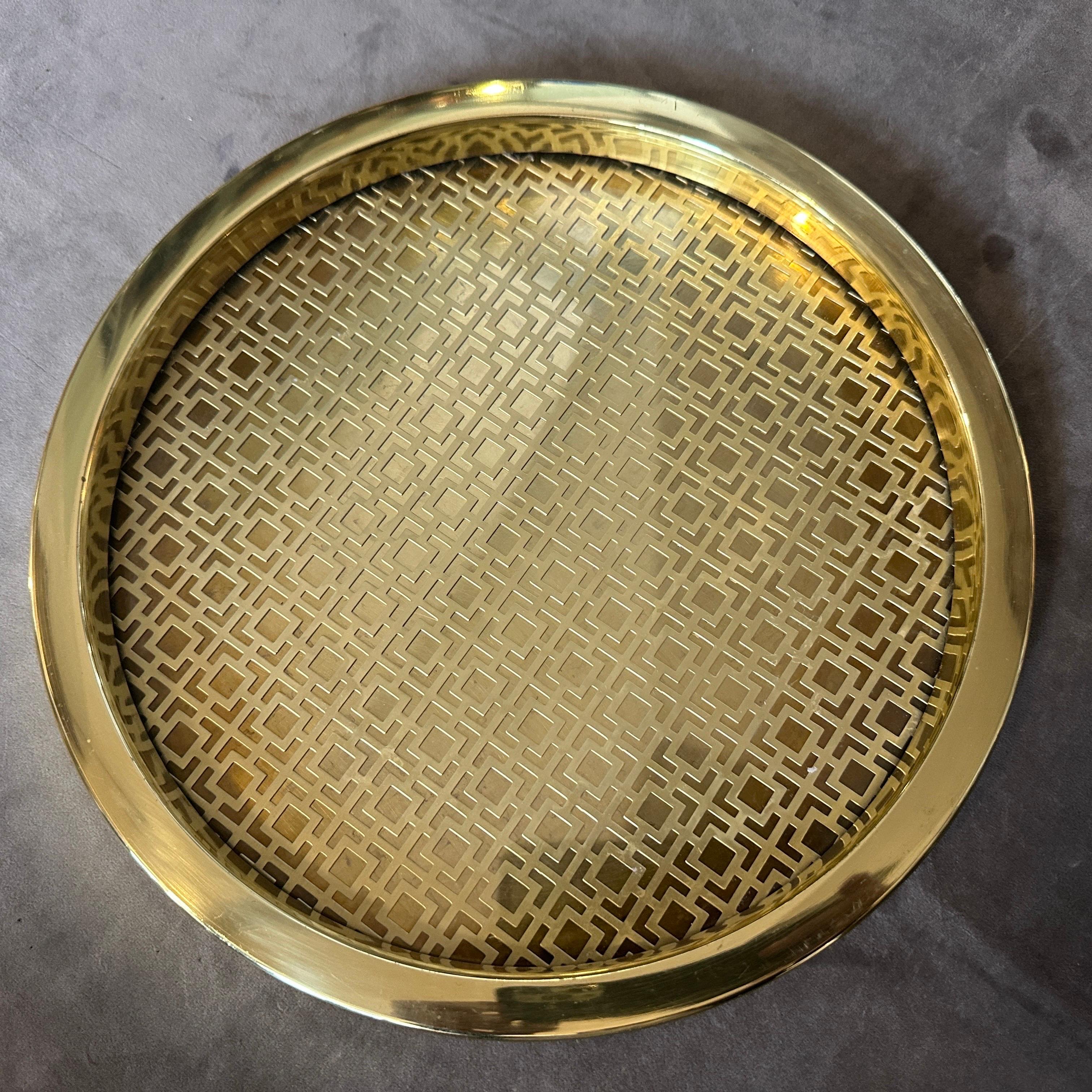 1960s Mid-century Modern Brass and Glass Round Italian Serving Tray For Sale 2