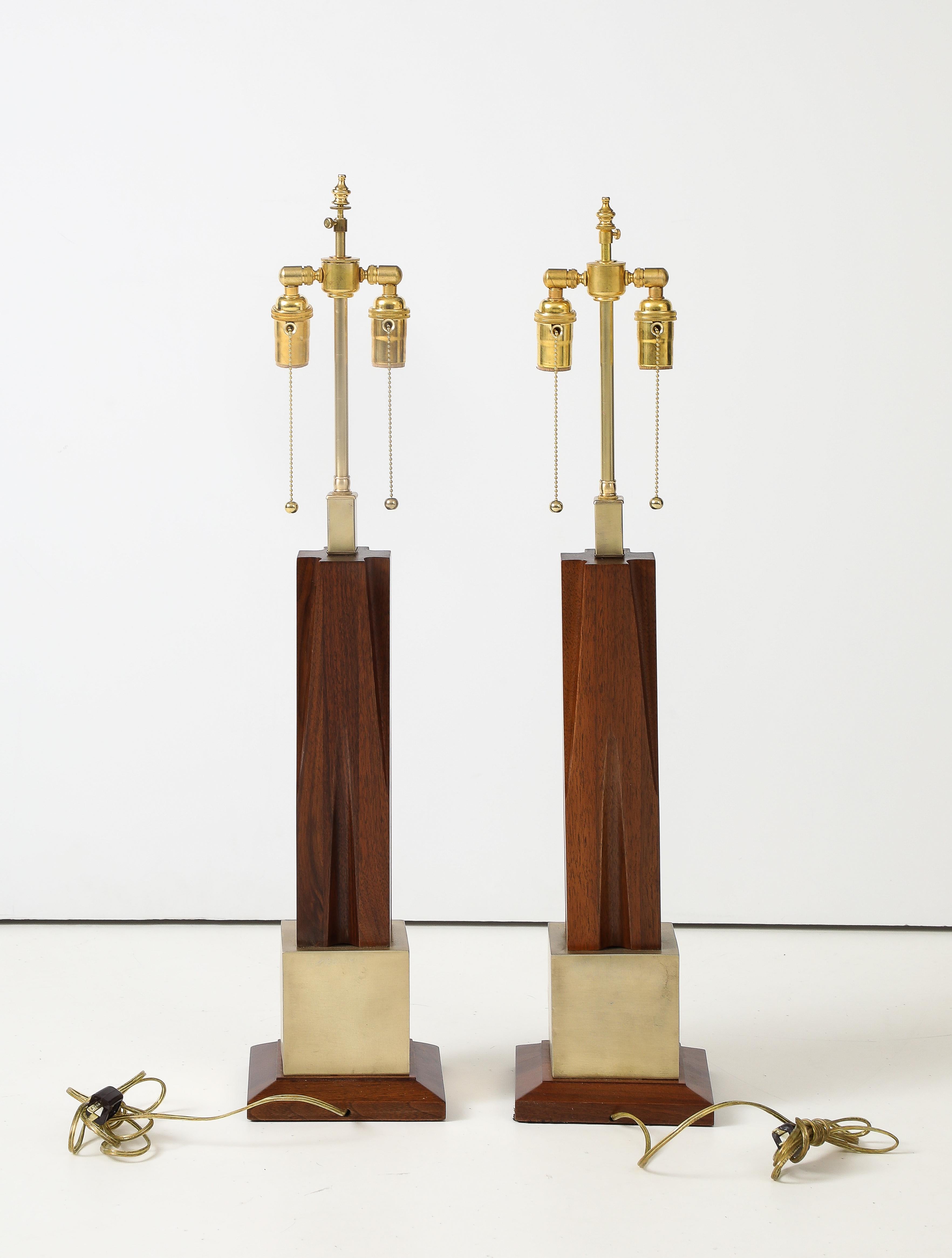 1960's Mid-Century Modern Brass And Walnut Table Lamps Attributed To Laurel For Sale 3
