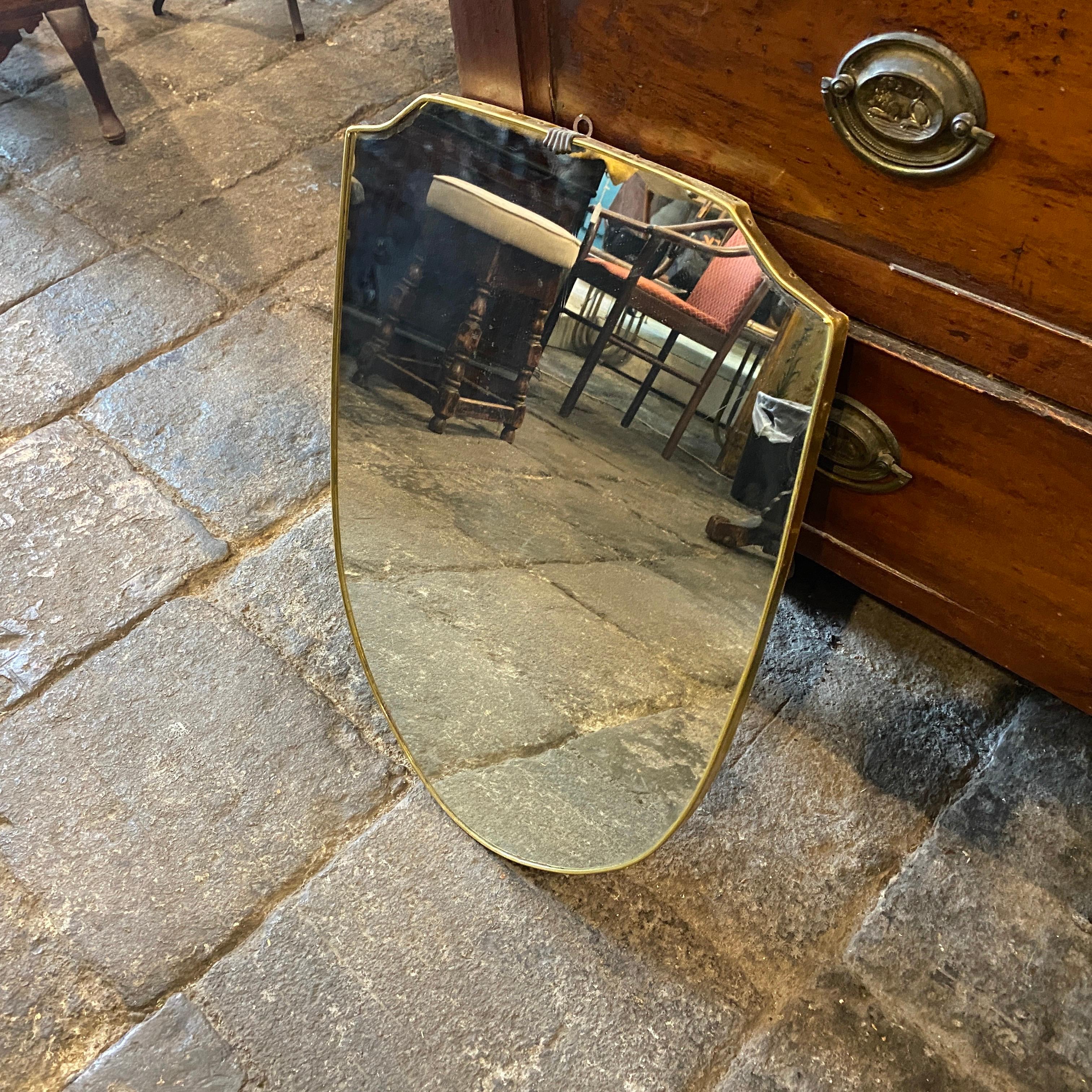 1960s Mid-Century Modern Brass Italian Wall Mirror in the Manner of Giò Ponti In Good Condition In Aci Castello, IT