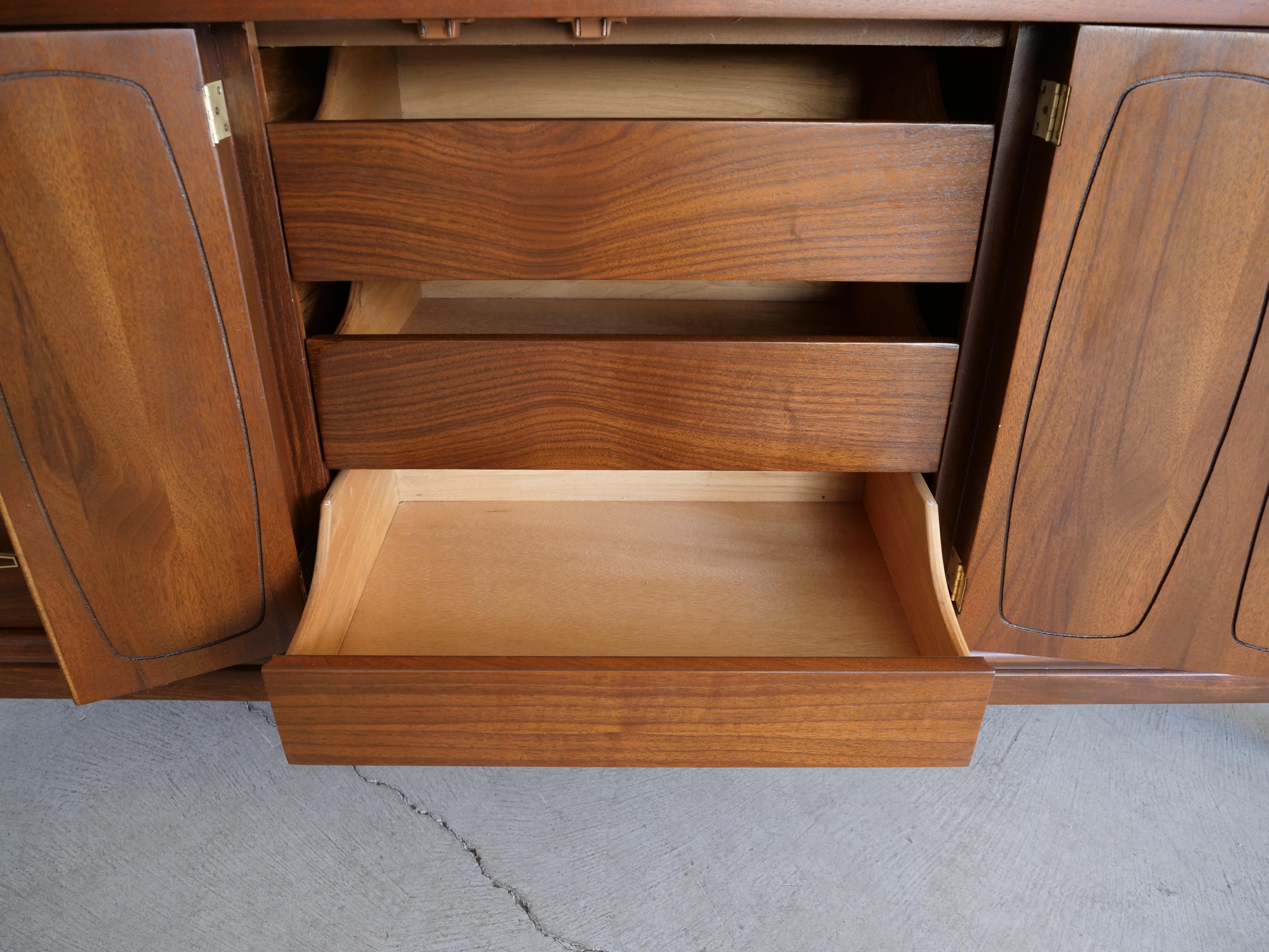 1960's Mid-Century Modern Broyhill Emphasis Dresser 9