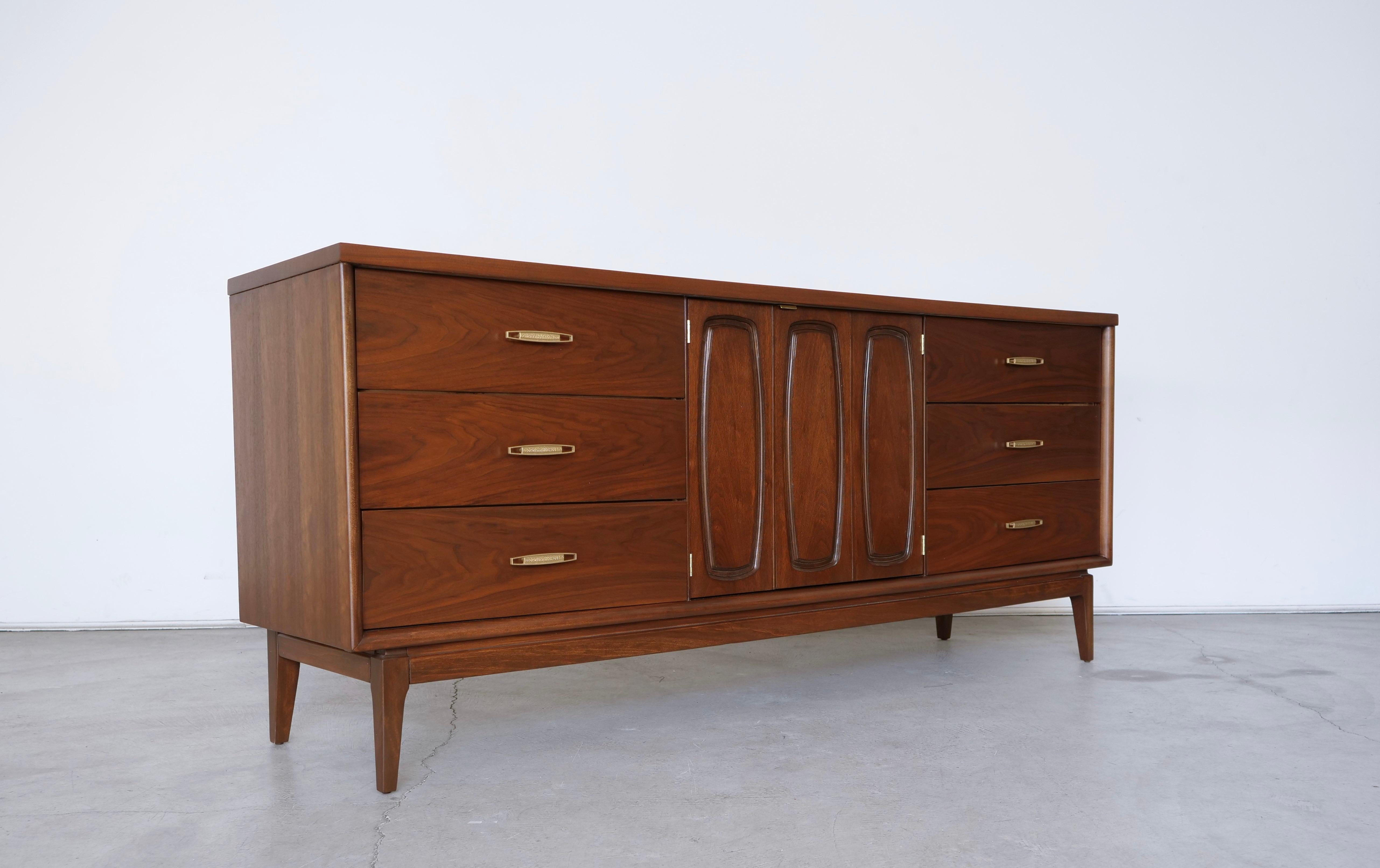 Mid-20th Century 1960's Mid-Century Modern Broyhill Emphasis Dresser