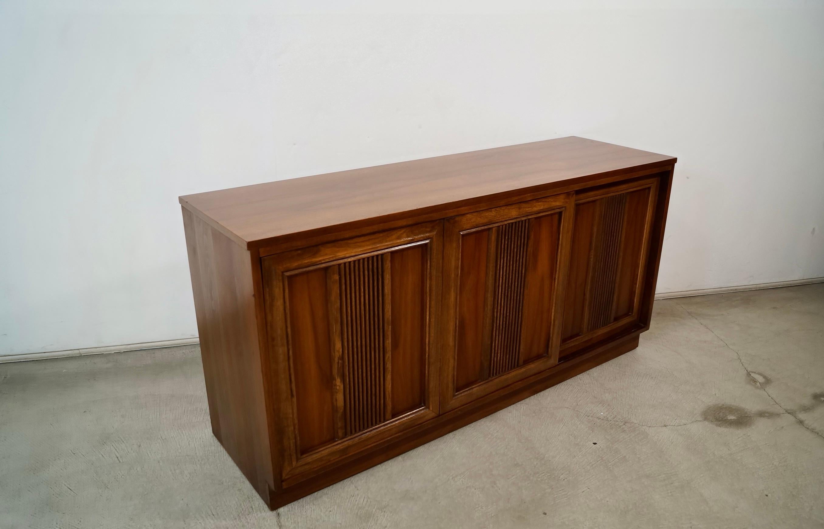 1960's Mid-Century Modern Brutalist Walnut Credenza / Sideboard For Sale 5