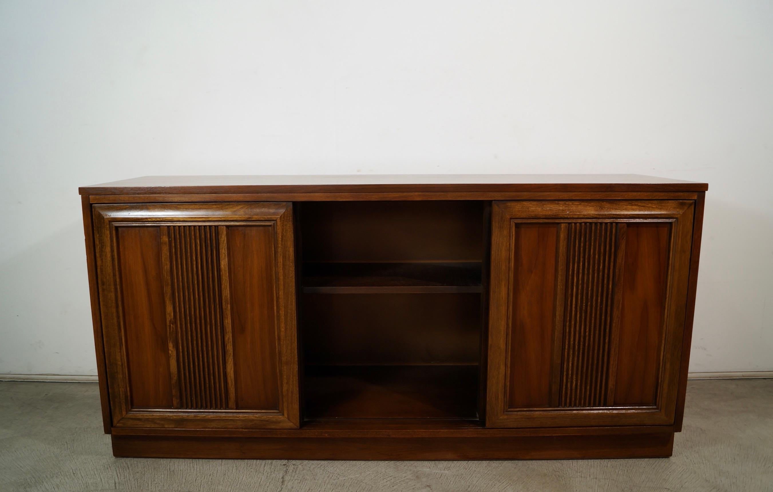 1960's Mid-Century Modern Brutalist Walnut Credenza / Sideboard In Good Condition For Sale In Burbank, CA