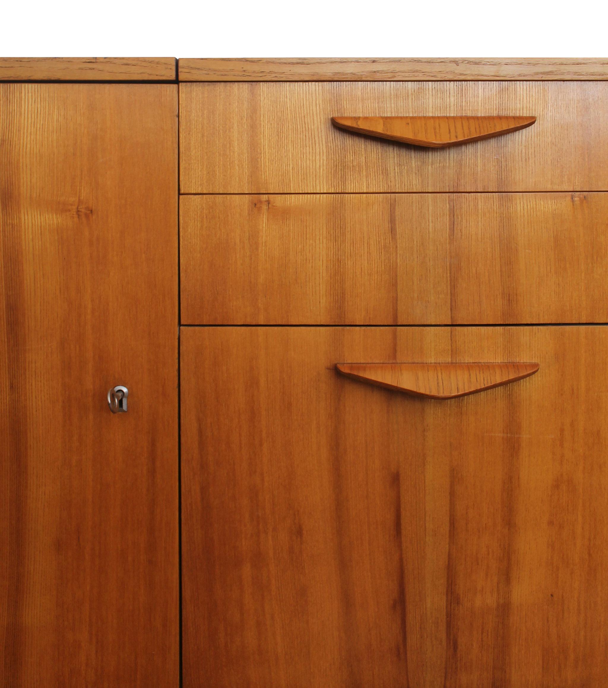 1960s Mid-Century Modern Cabinet by Frantisek Jirak 3