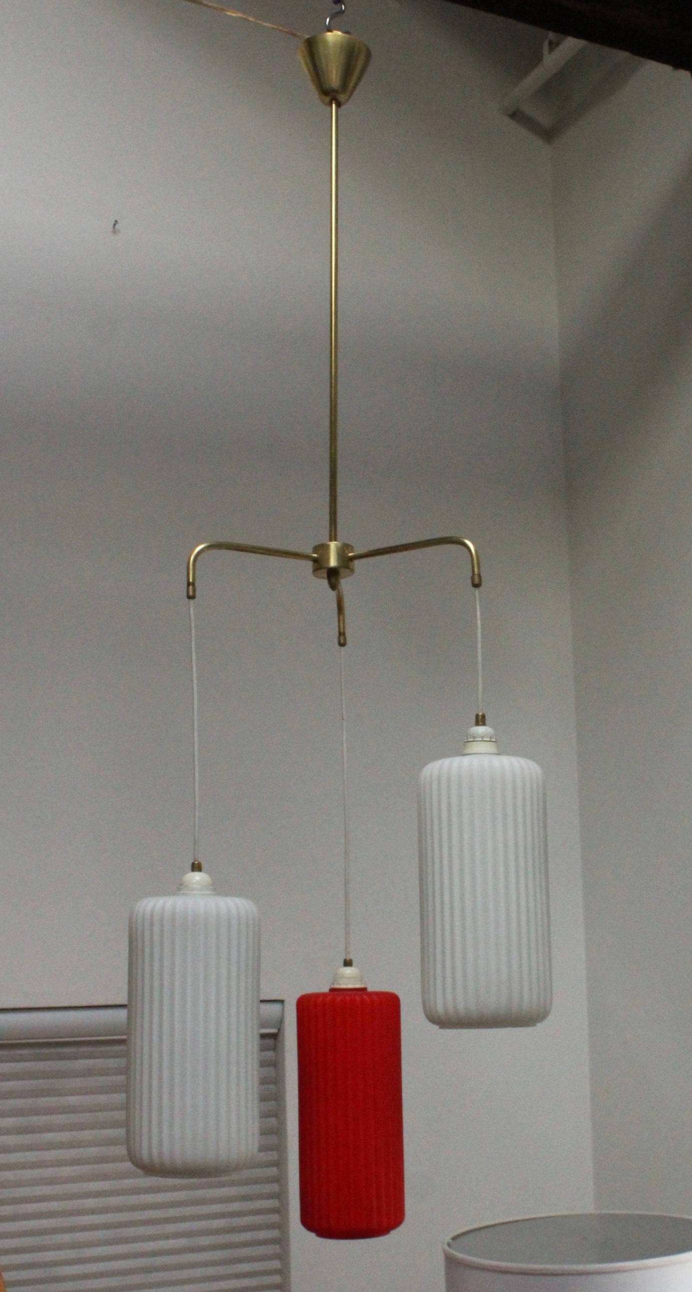 Milieu du XXe siècle Lampe à suspension italienne en cascade moderne mi-siècle, attribuée à Stilnovo, années 1960 en vente