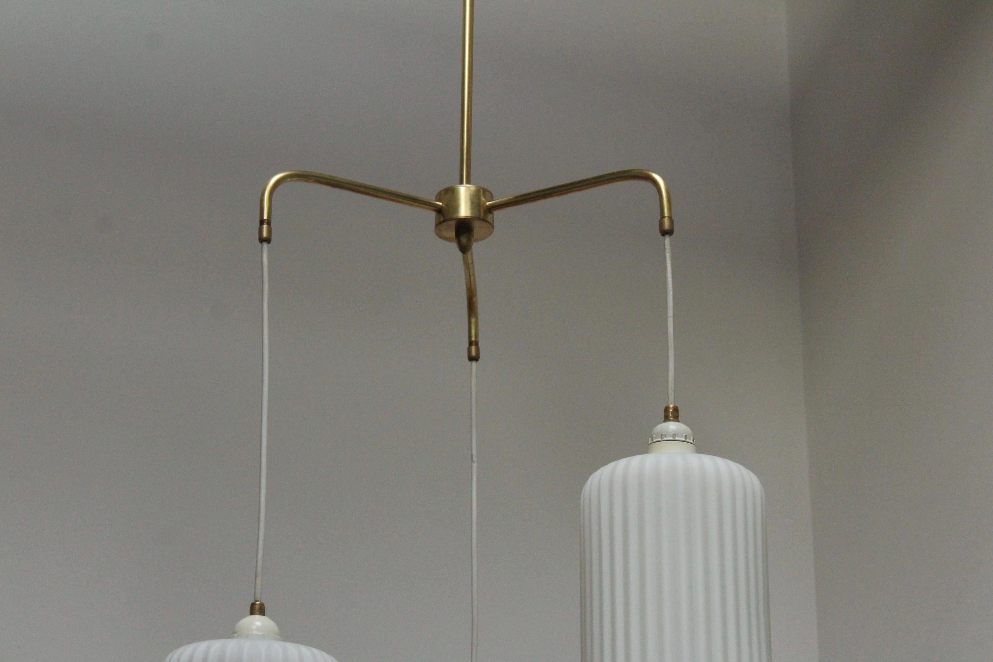 Lampe à suspension italienne en cascade moderne mi-siècle, attribuée à Stilnovo, années 1960 en vente 1