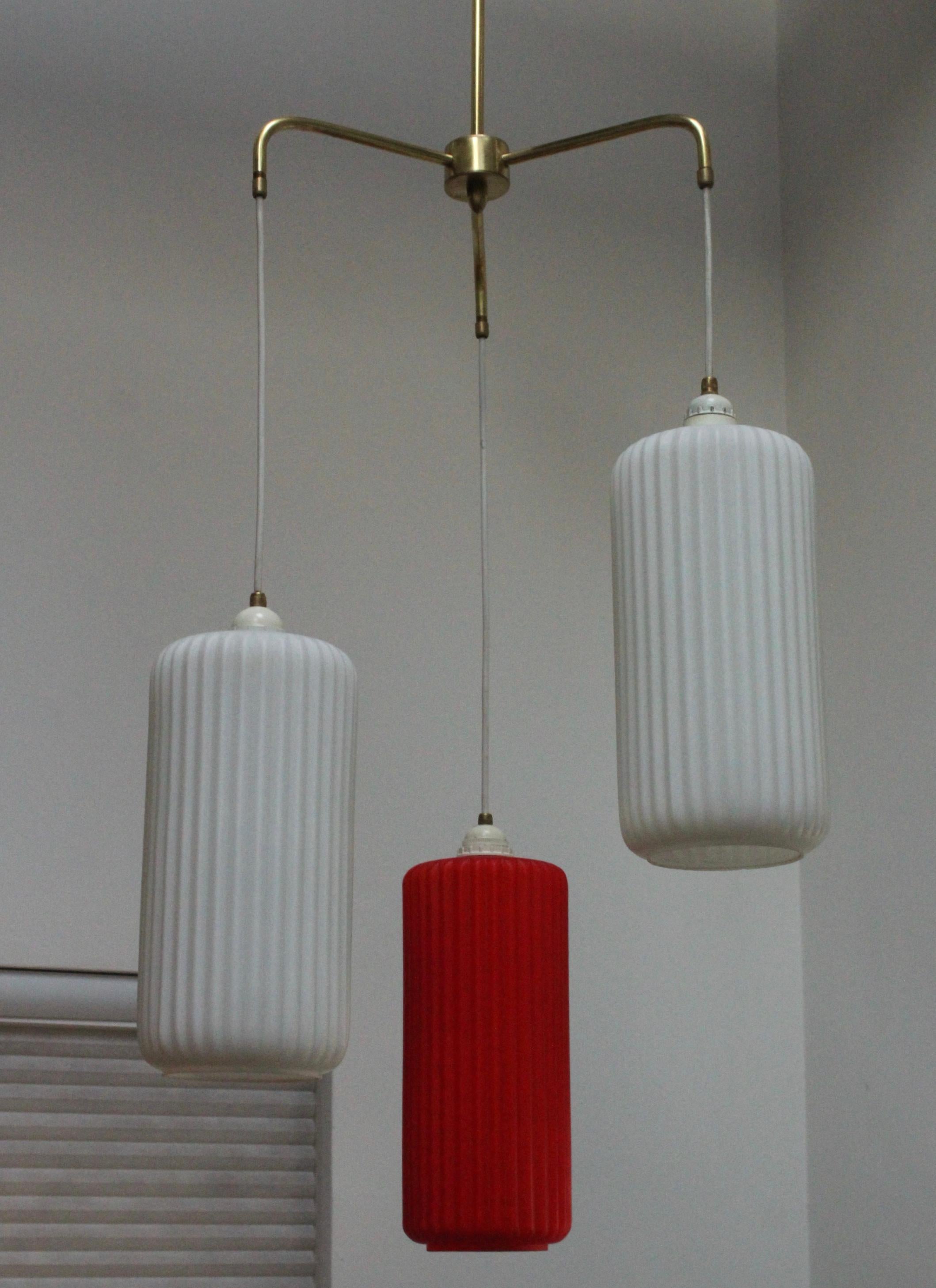 Lampe à suspension italienne en cascade moderne mi-siècle, attribuée à Stilnovo, années 1960 en vente 2