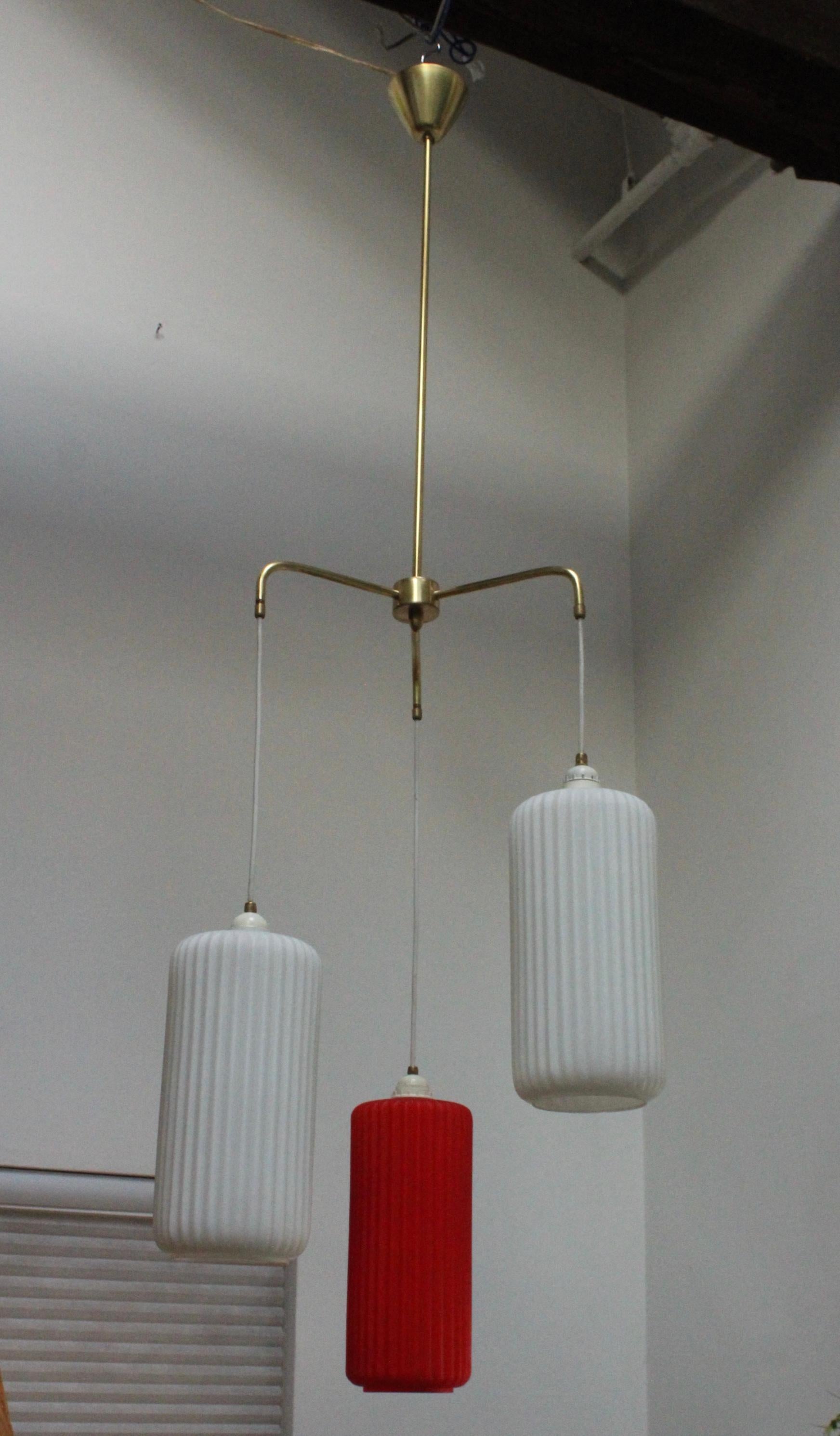 Lampe à suspension italienne en cascade moderne mi-siècle, attribuée à Stilnovo, années 1960 en vente 3