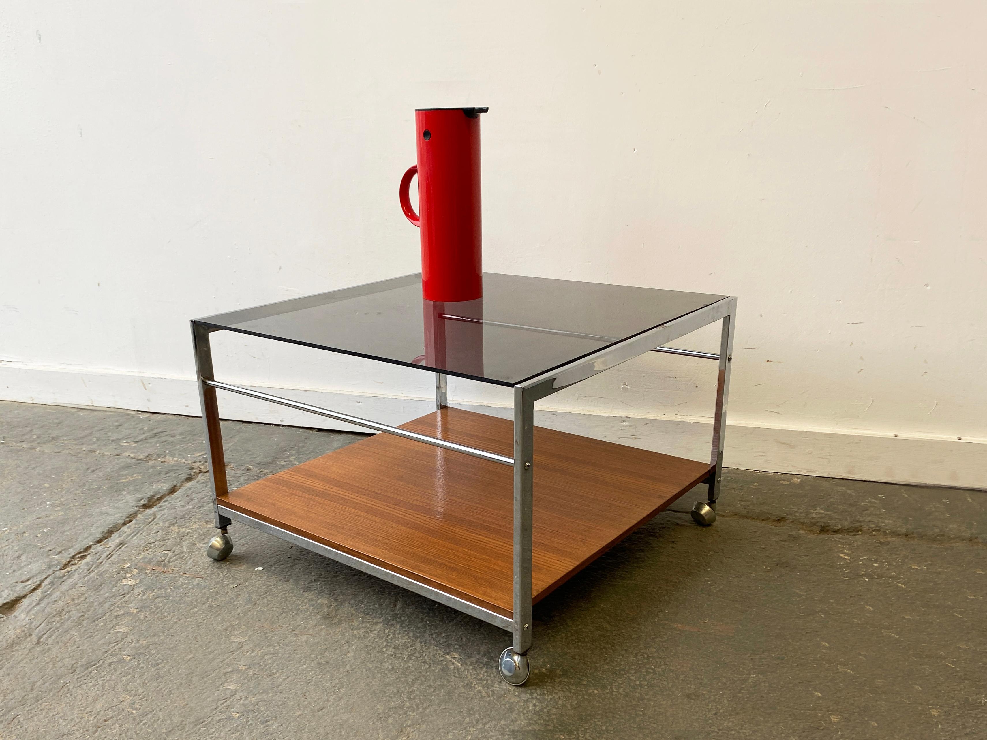 Britannique Table basse des années 1960 de style The Moderns pour MY MODERN par A Miller en vente