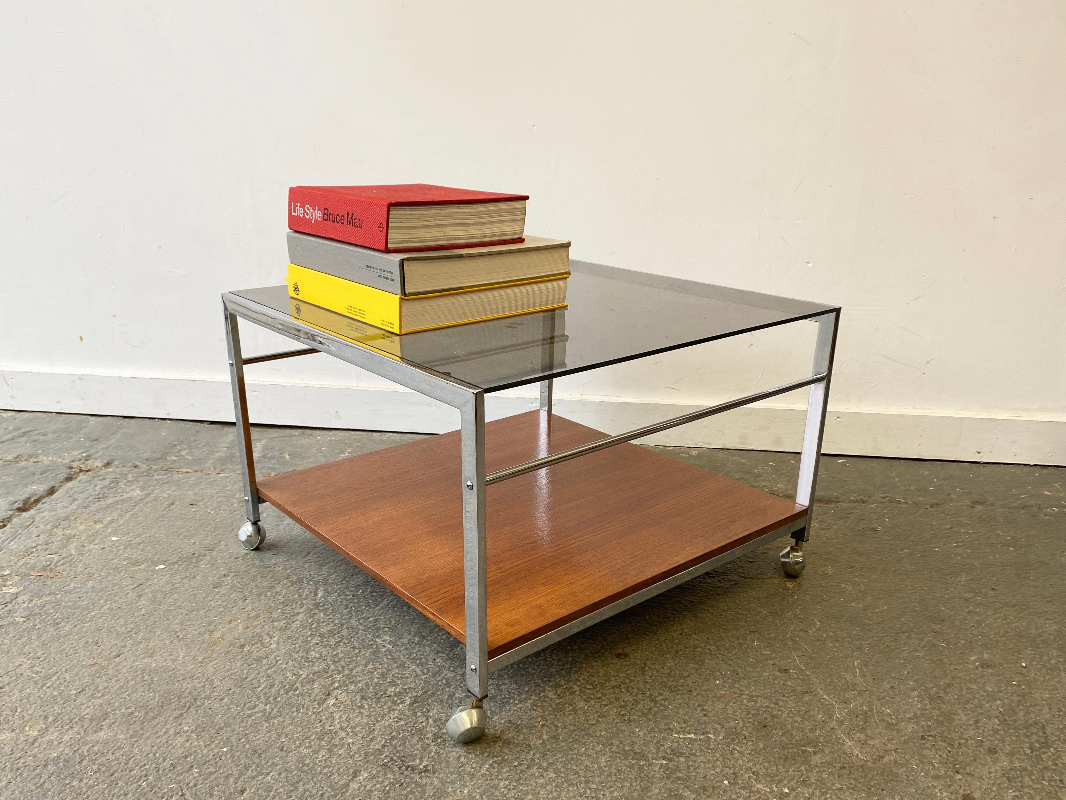 20th Century 1960’s Mid-Century modern coffee table for MDA by Howard Miller For Sale