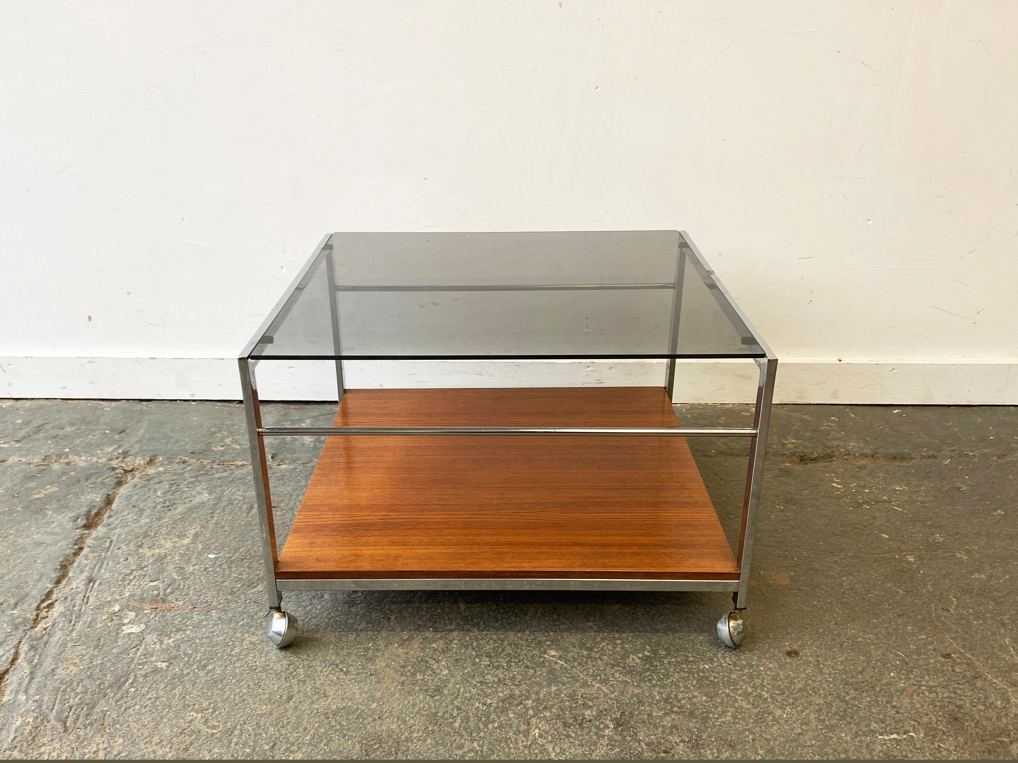 Verre fumé Table basse des années 1960 de style The Moderns pour MY MODERN par A Miller en vente