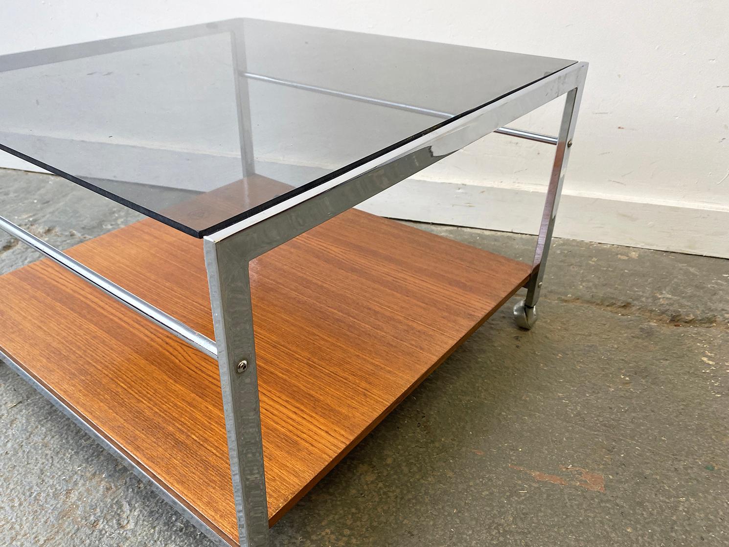 1960’s Mid-Century modern coffee table for MDA by Howard Miller For Sale 2