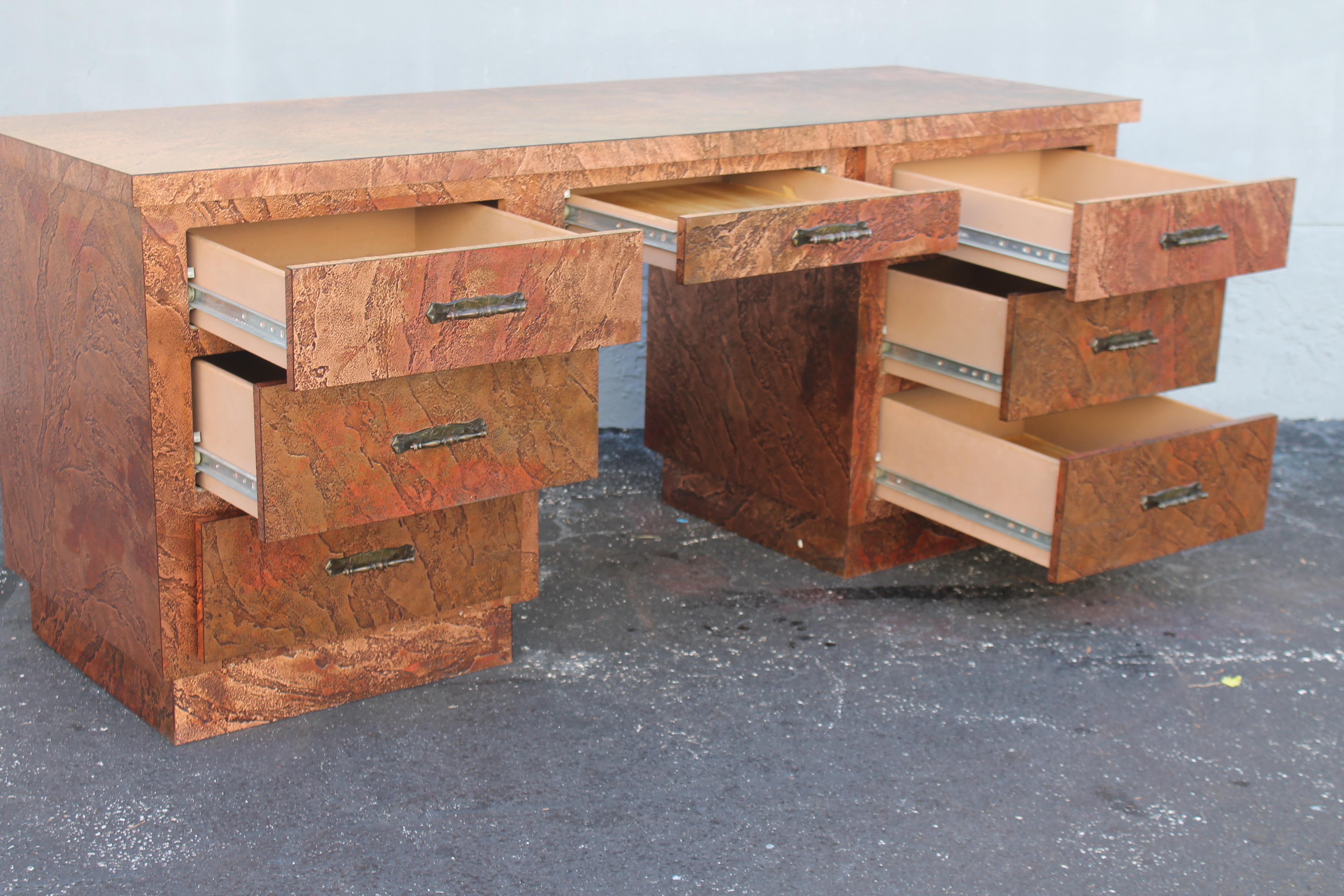 1960's Mid Century Modern Copper Clad Schreibtisch mit passendem Stuhl im Angebot 4