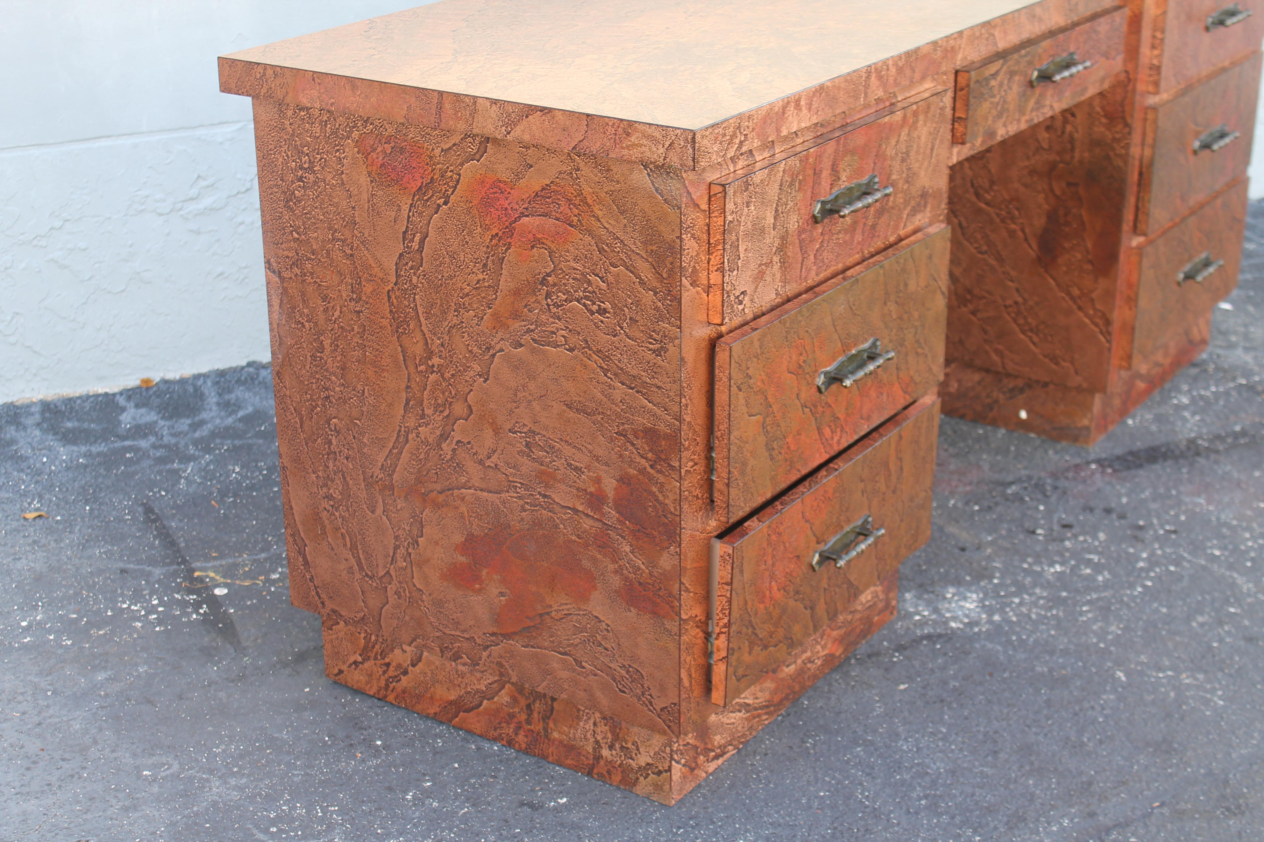 1960's Mid Century Modern Copper Clad Schreibtisch mit passendem Stuhl im Angebot 1