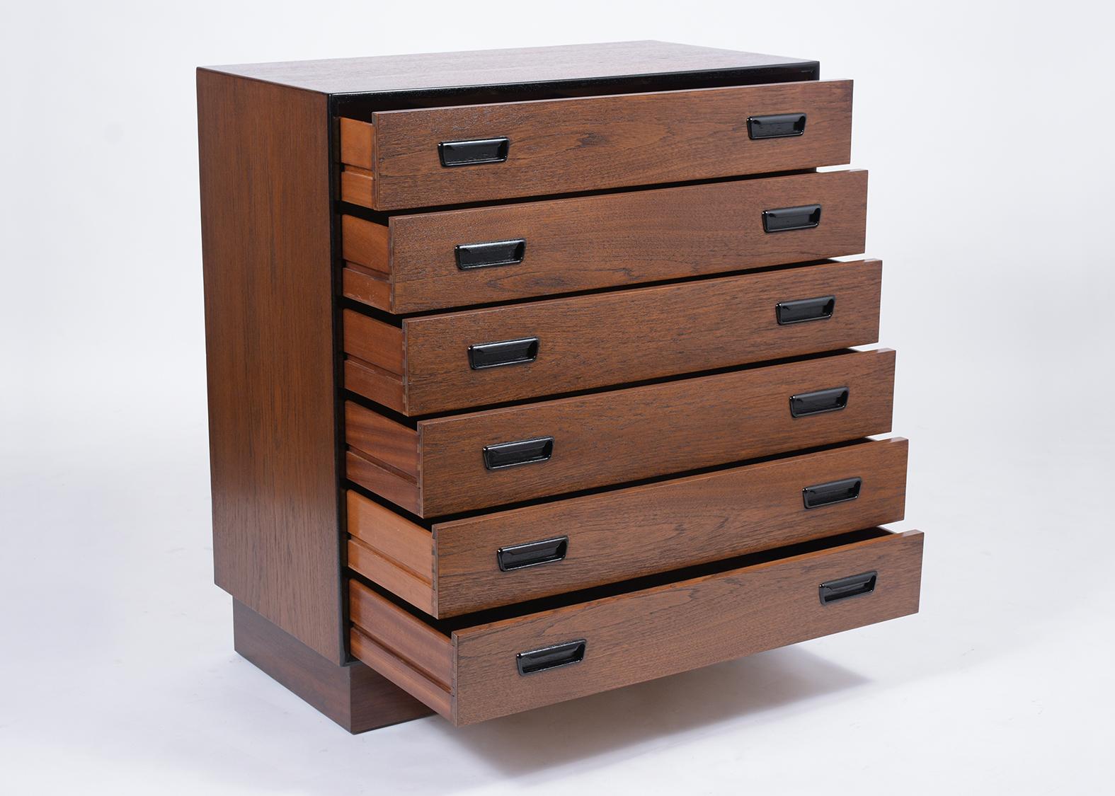 1960s Mid-Century Modern Danish Teak Wood Chest of Drawers with Ebonized Accents For Sale 3