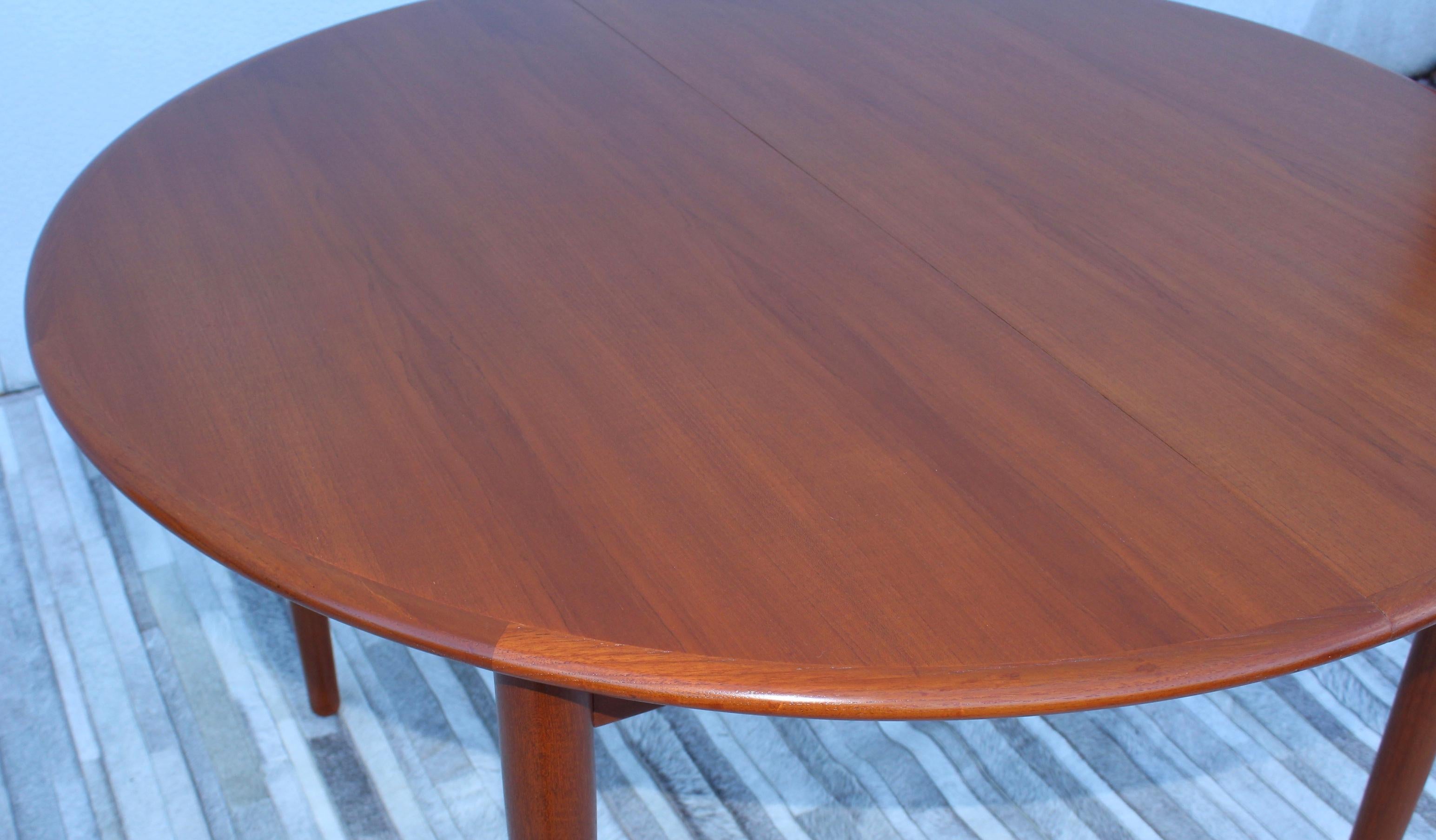 1960's Mid-Century Modern Danish Teak Round Dining Table with Two Leaves 4