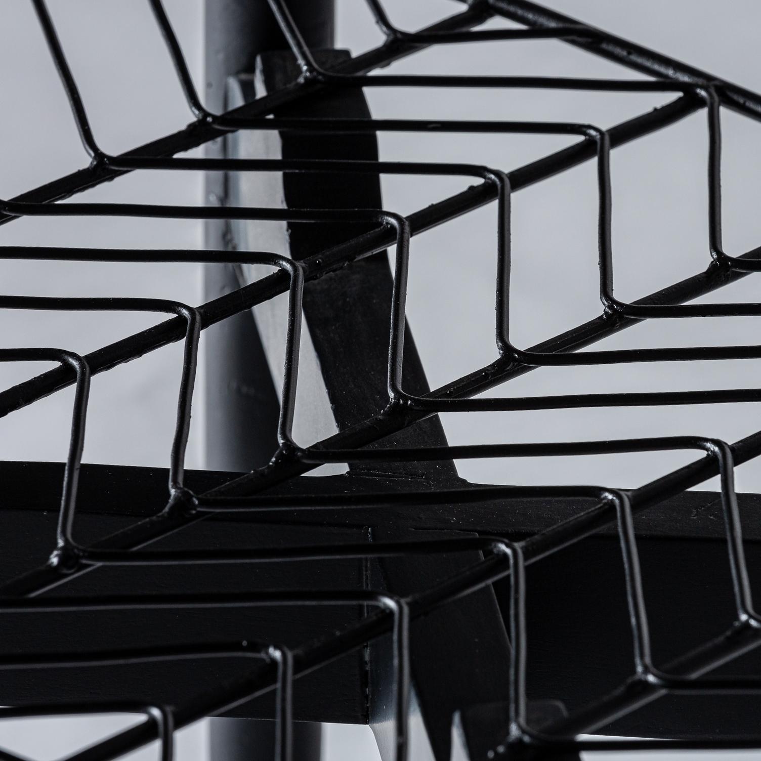 Sessel aus schwarzem Holz und schwarzem Metall im Mid-Century Modern Design-Stil der 1960er Jahre im Zustand „Neu“ im Angebot in Tourcoing, FR