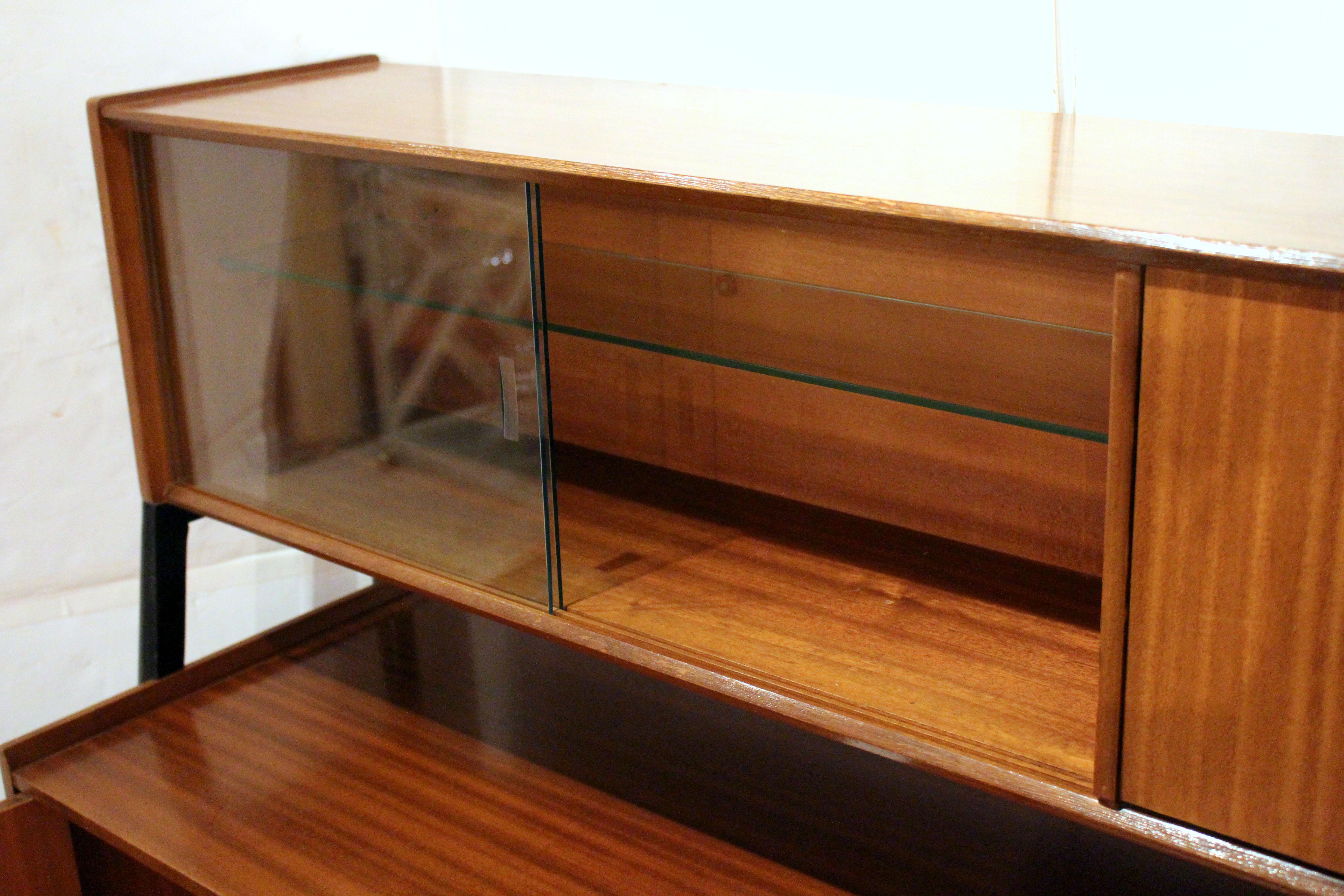 1960s Mid Century Modern Inglés 2-Tier Hutch Aparador Credenza by Nathan Teca en venta