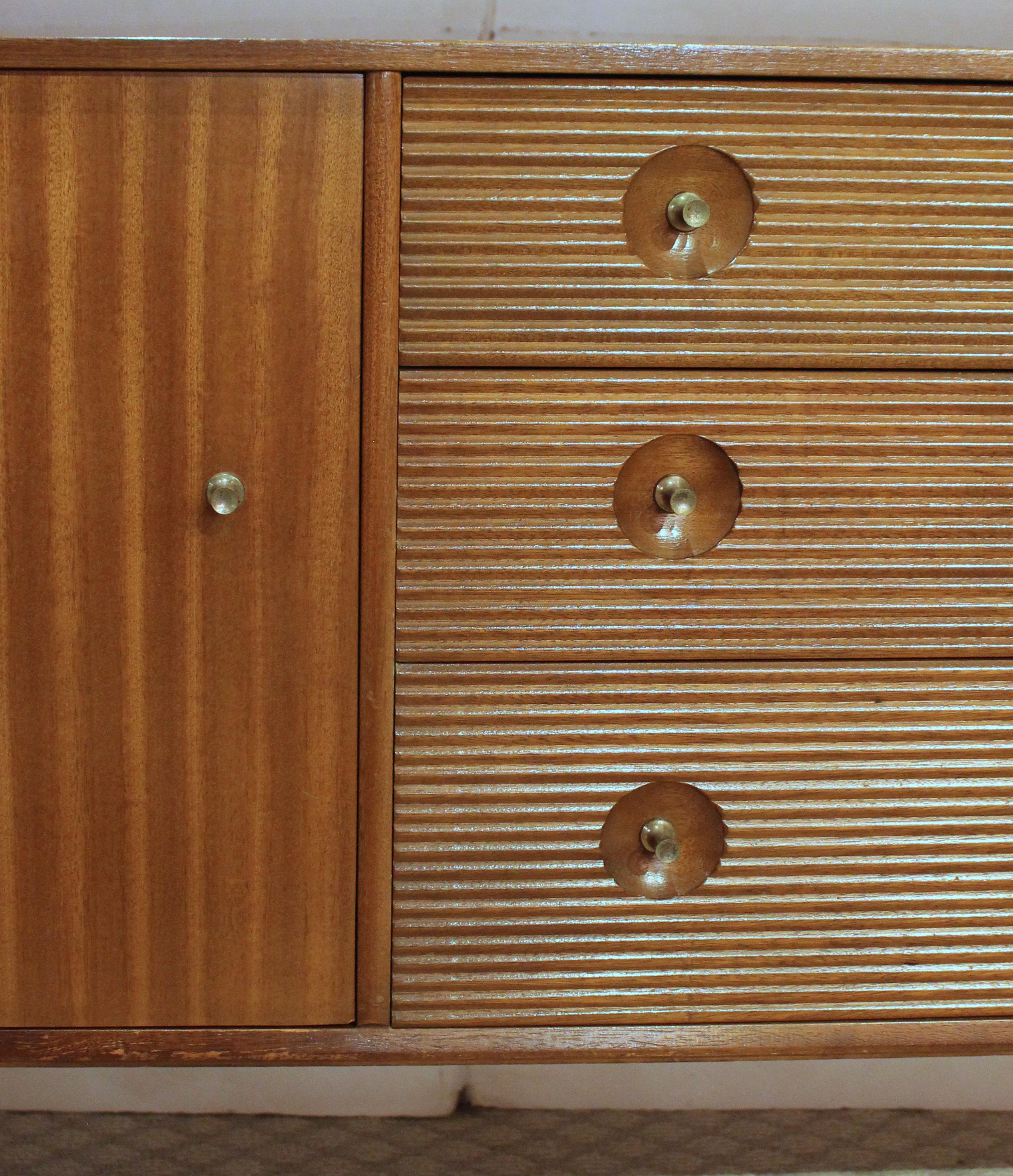 1960s Mid Century Modern Inglés 2-Tier Hutch Aparador Credenza by Nathan en venta 1