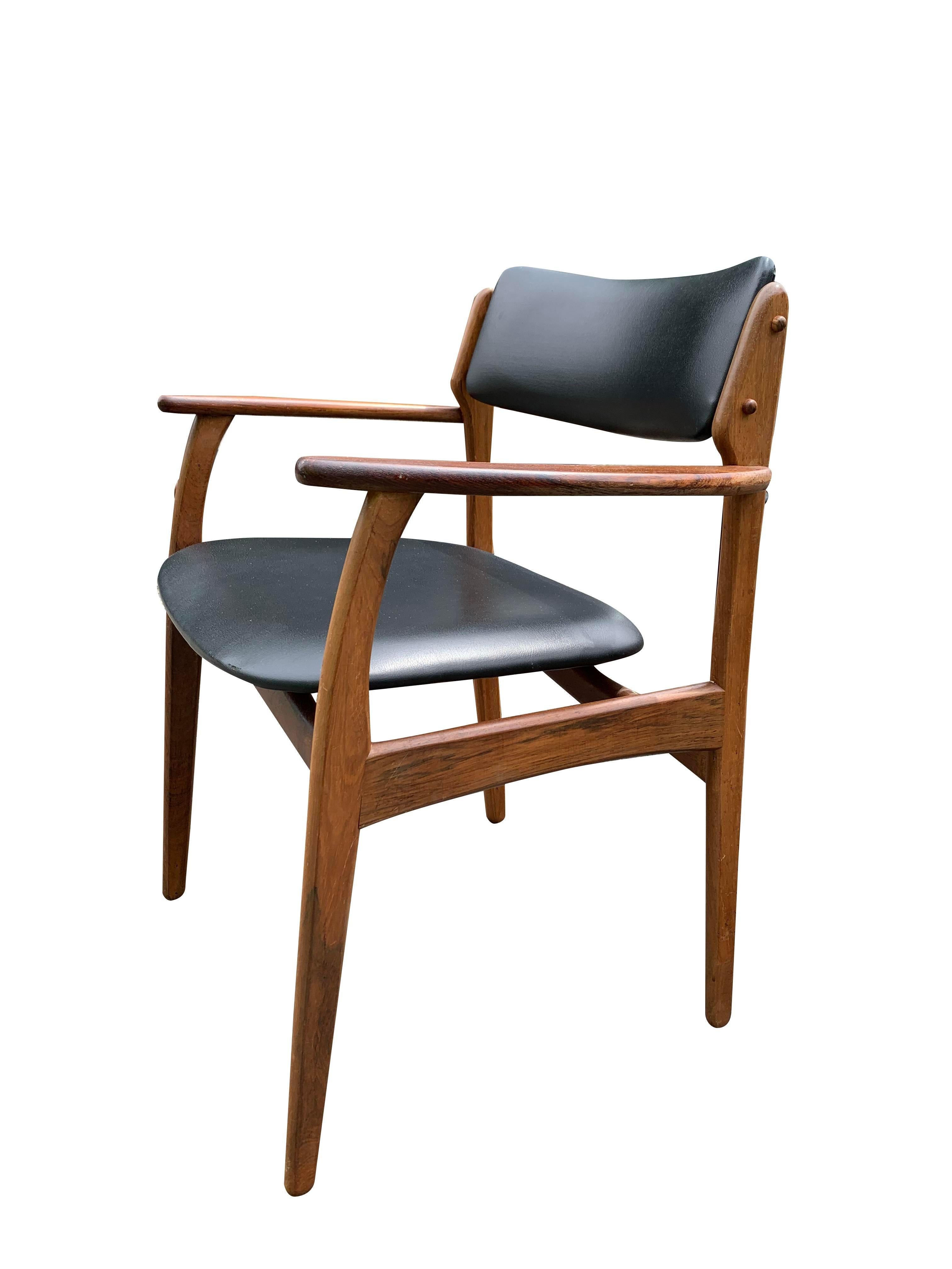 Metà XX secolo Sedie da pranzo danesi in legno di palissandro in stile Erik Buch del 1960 - Set di 6 sedie in vendita