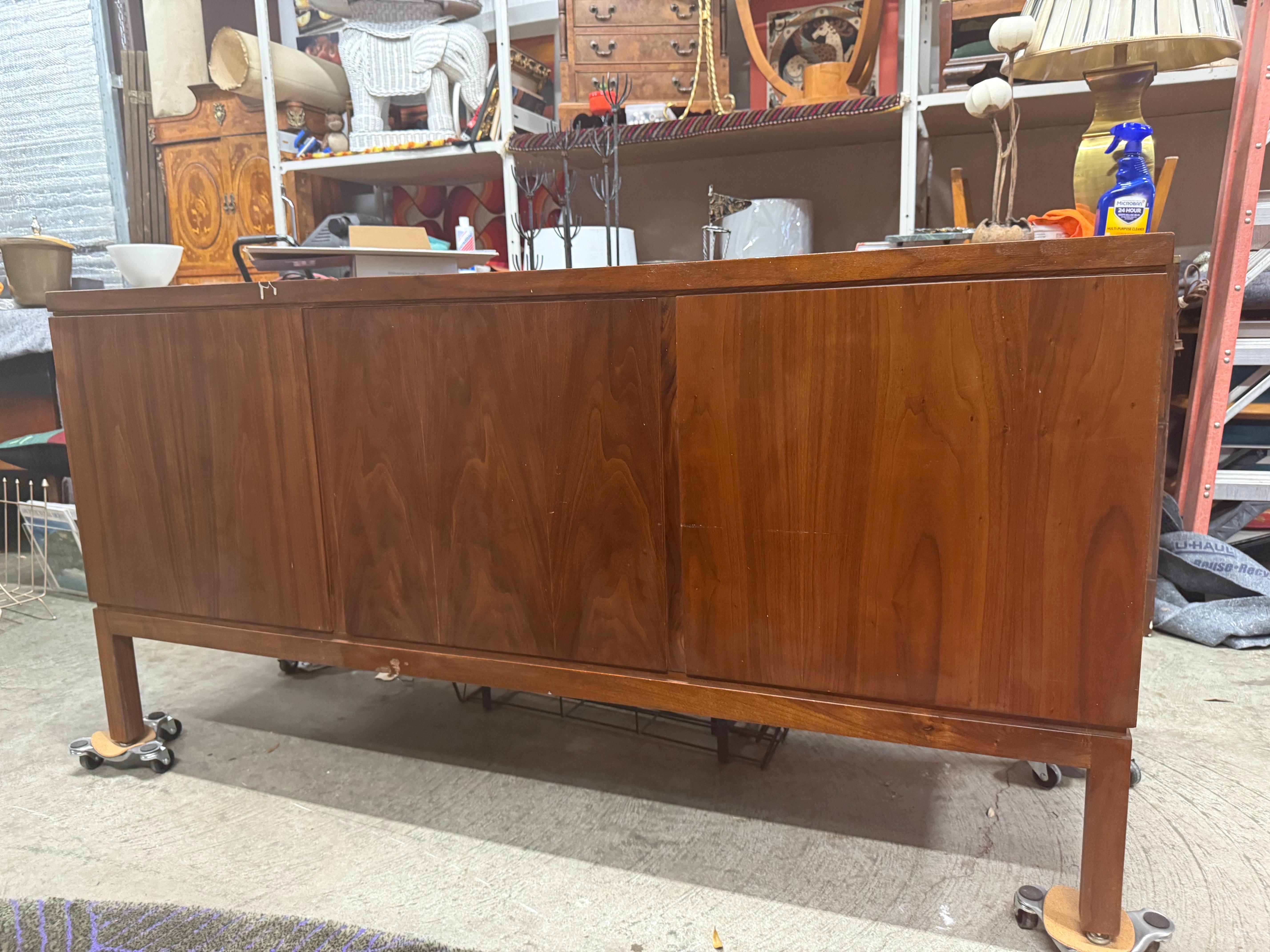 1960s Mid-Century Modern Executive Walnut Credenza With File Drawers In Good Condition For Sale In Charleston, SC