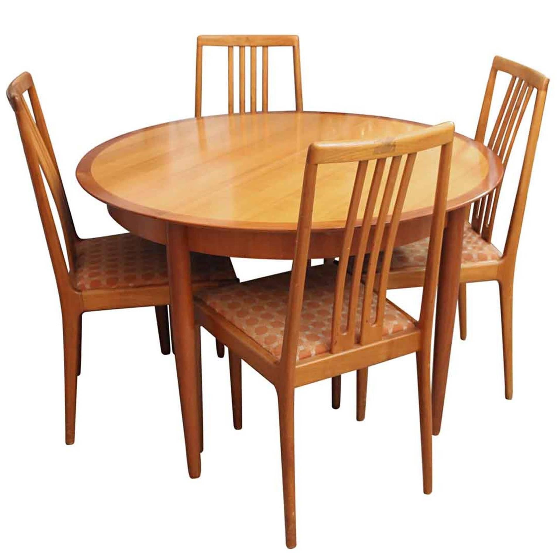 1960s Mid-Century Modern Extendable Round Table Set with Five Chairs