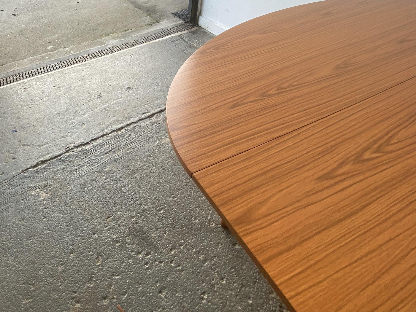 Table de salle à manger à rallonge The Modernity des années 1960 par Schrieber en vente 3