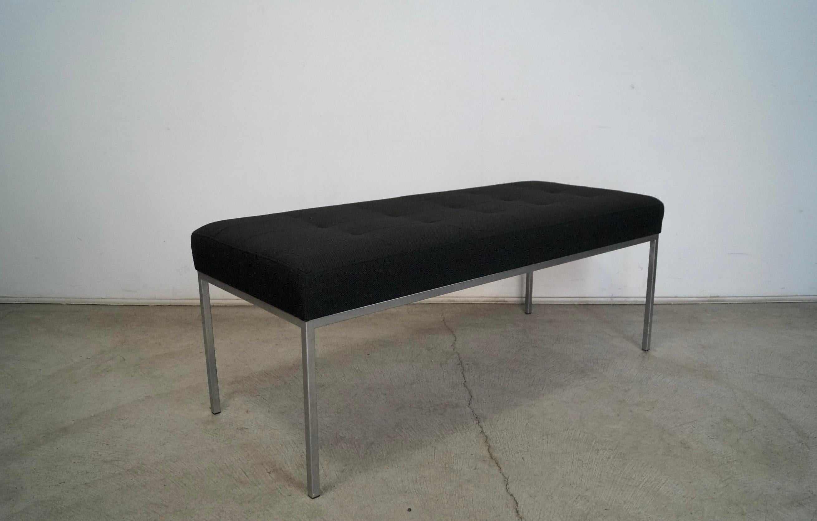1960's Mid-Century Modern Florence Knoll Style Aluminum & Tweed Bench In Excellent Condition For Sale In Burbank, CA