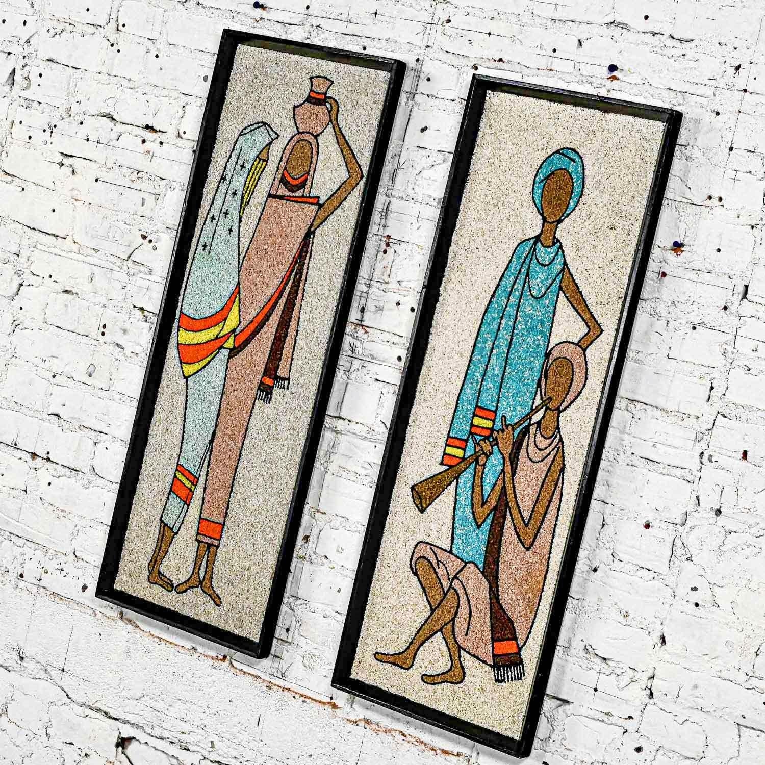 1960's Mid-Century Modern Gerahmte Kies Wand Kunst Figurale Mosaiken ein Paar (Holz) im Angebot