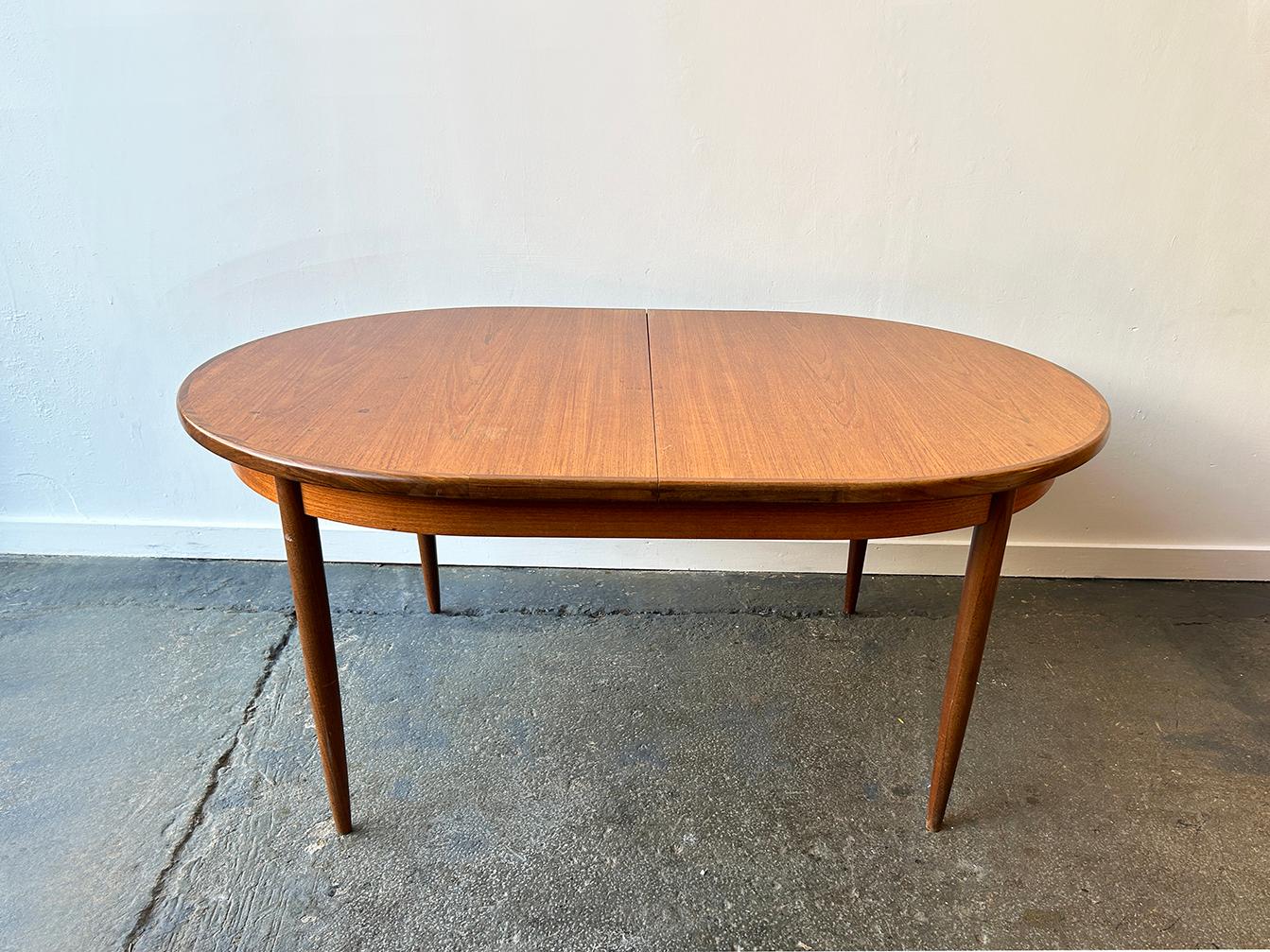 20ième siècle Table de salle à manger à rallonge G-Plan Fresco du milieu du siècle dernier, 1960 en vente