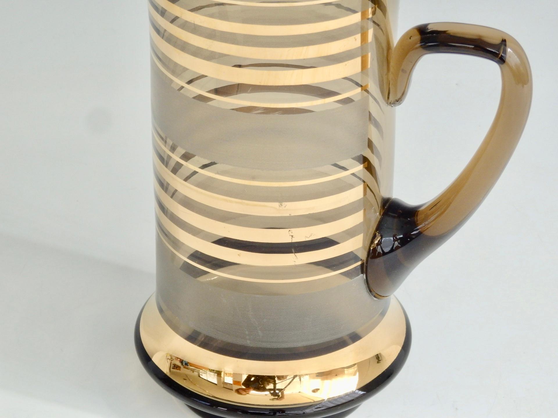 1960s, Mid-Century Modern Gold Stripe Glass Cocktail Pitcher en vente 4