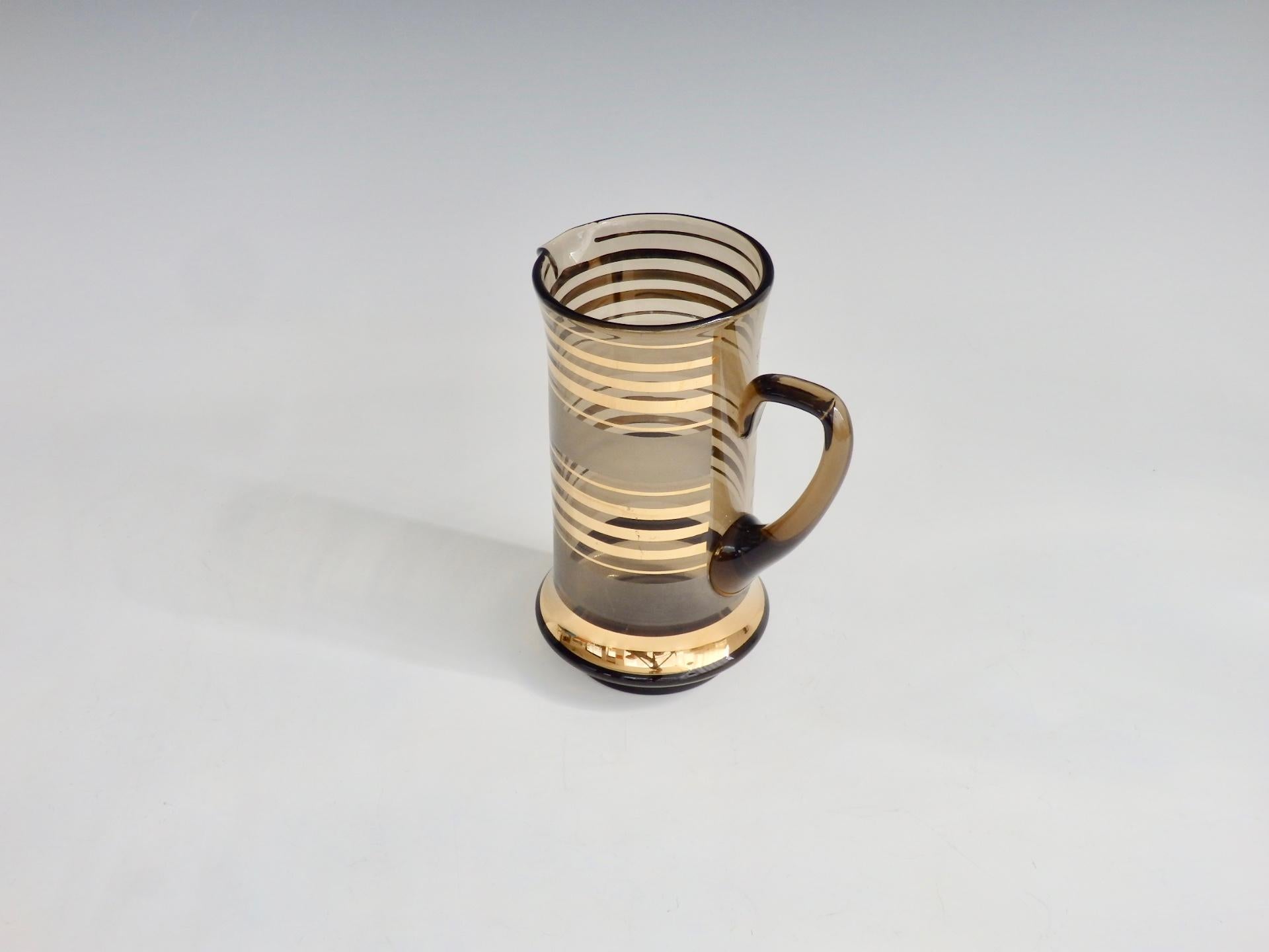 1960s, Mid-Century Modern Gold Stripe Glass Cocktail Pitcher en vente 5