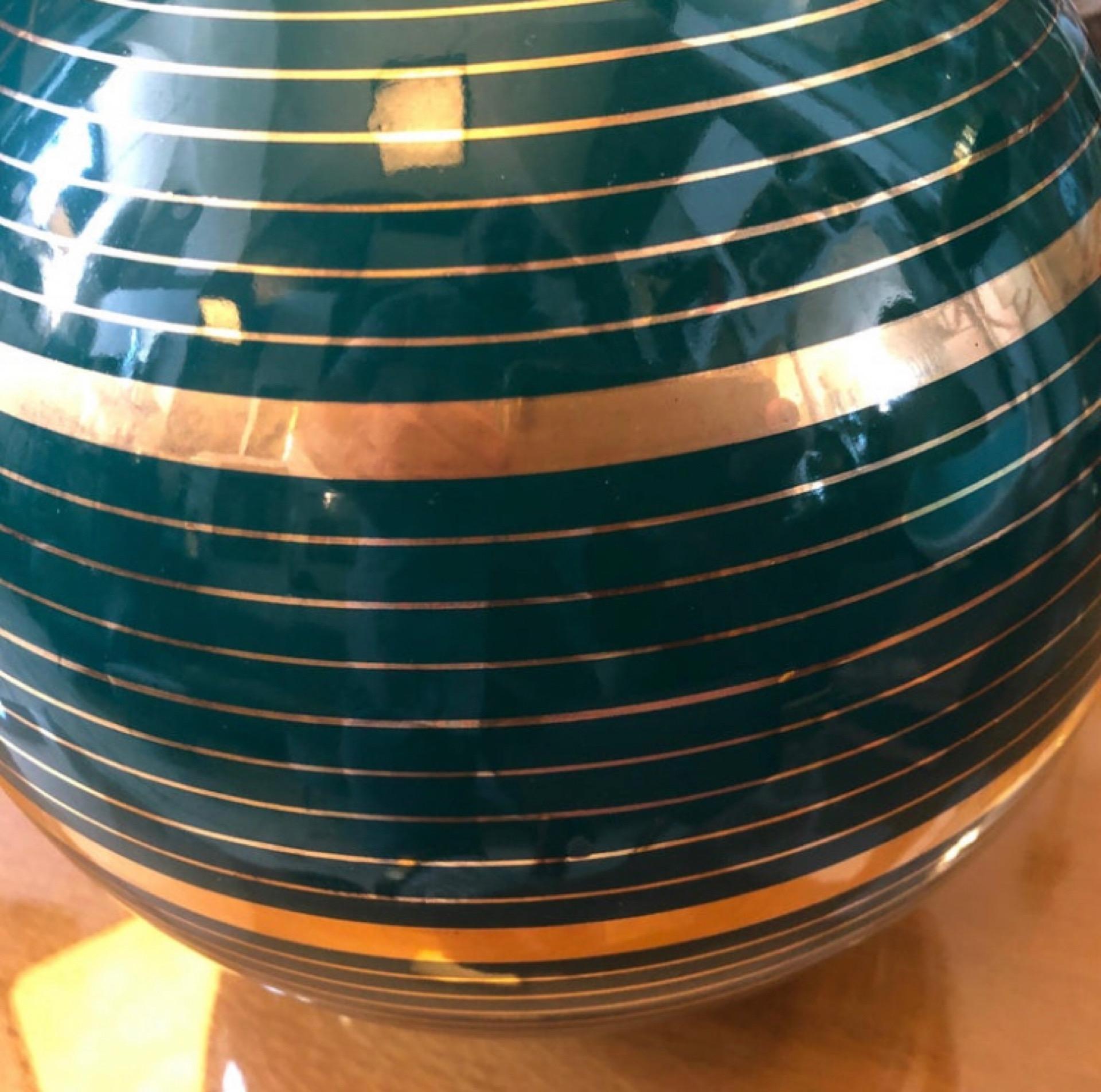 1960s Mid-Century Modern Green and Gold Ceramic Vase in the style of Giò Ponti 4