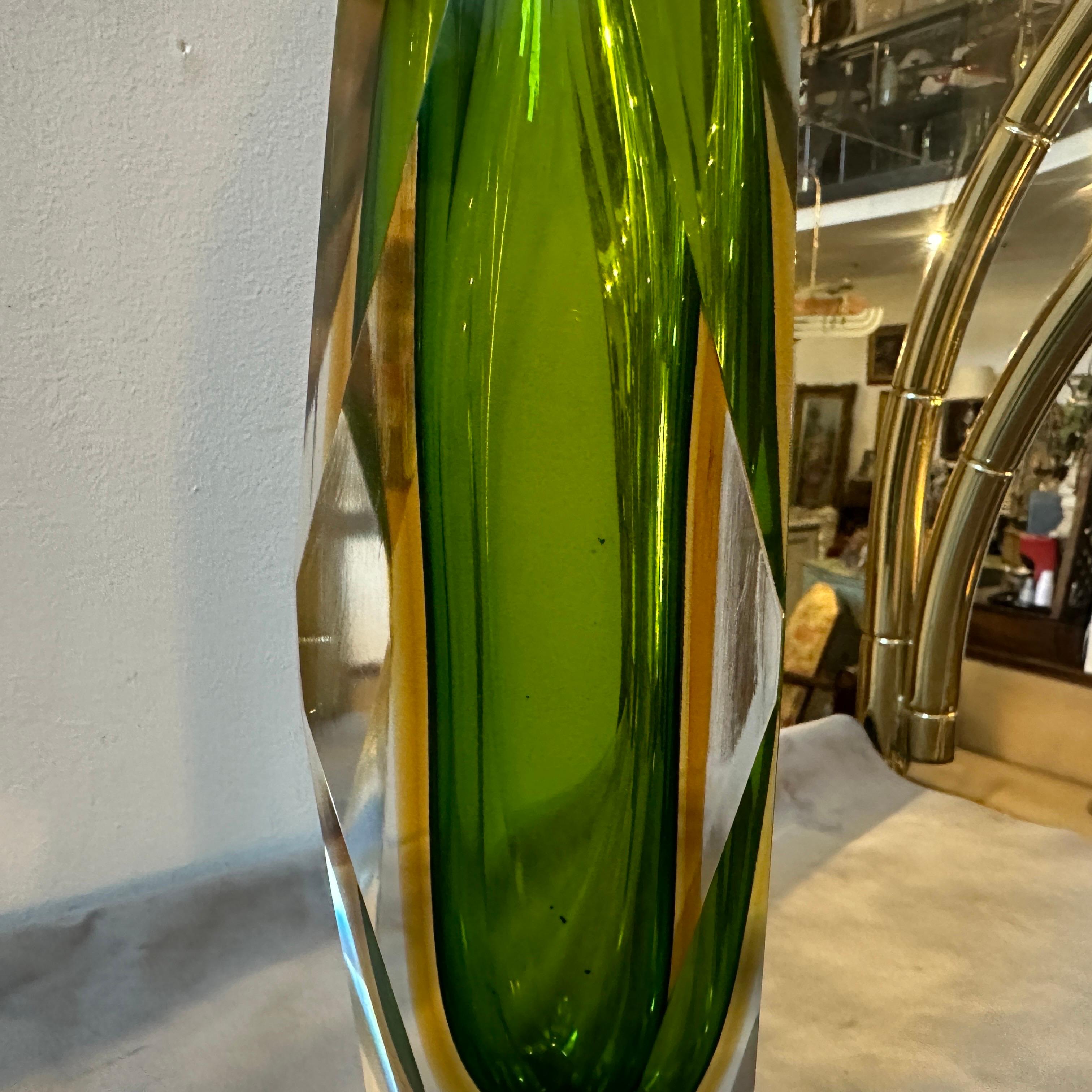 1960s Mid-Century Modern Green and Yellow Faceted Sommerso Murano Glass Vase For Sale 1