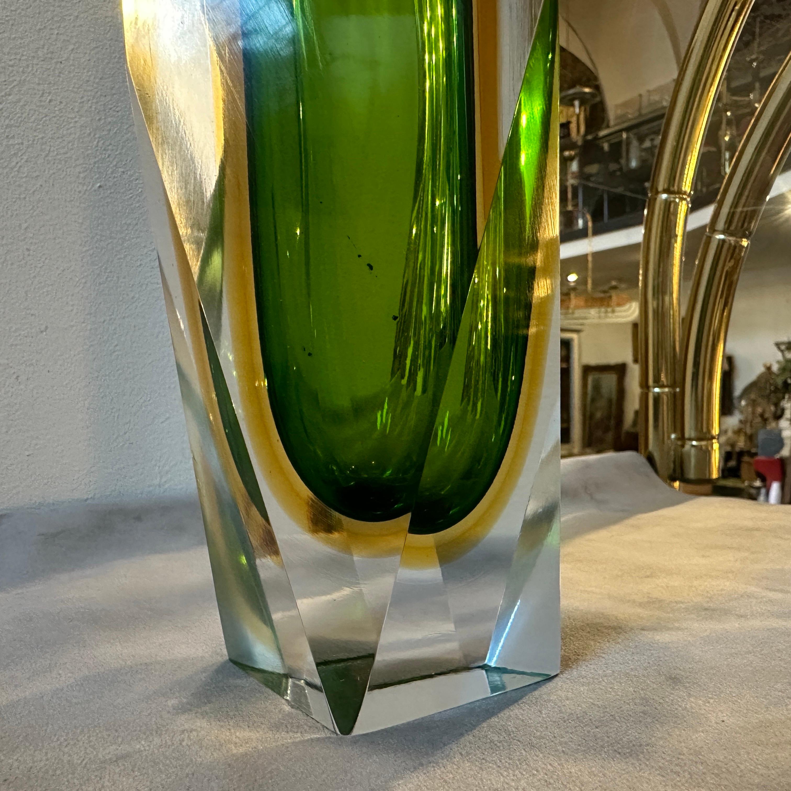 1960s Mid-Century Modern Green and Yellow Faceted Sommerso Murano Glass Vase For Sale 2
