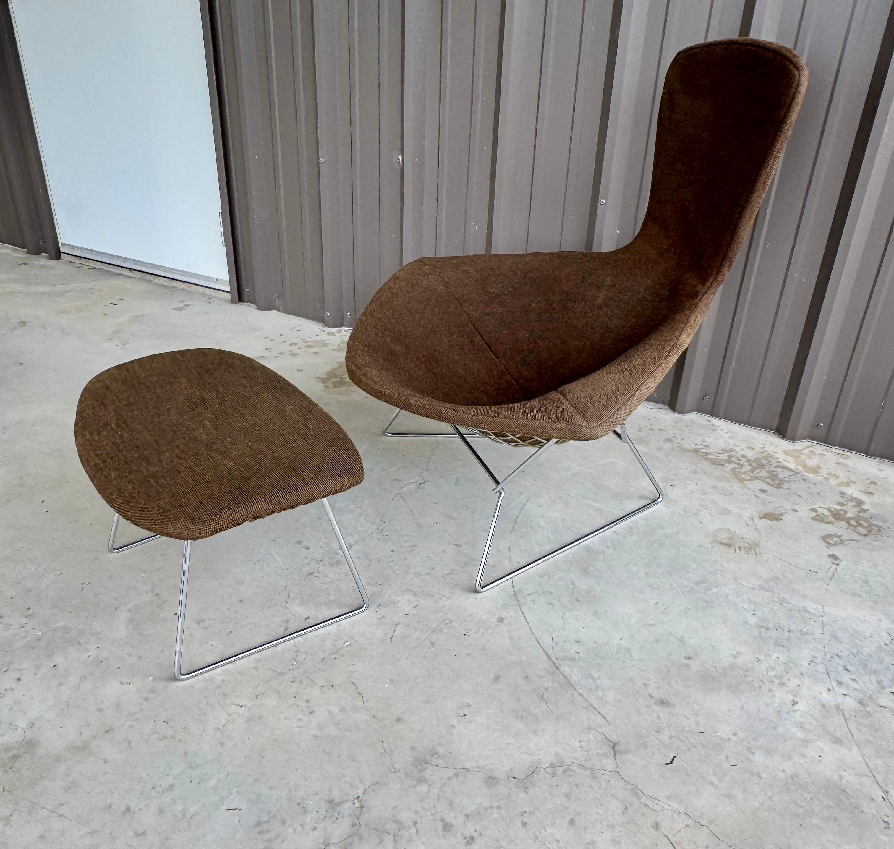 Polished 1960s Mid Century Modern Harry Bertoia Knoll Brown Chrome Bird Chair & Ottoman For Sale