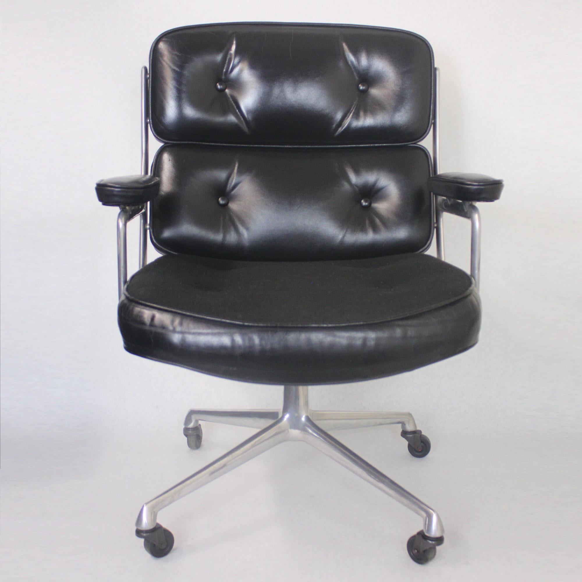 American 1960s Mid-Century Modern Herman Miller Time Life Executive Desk Lounge Chair