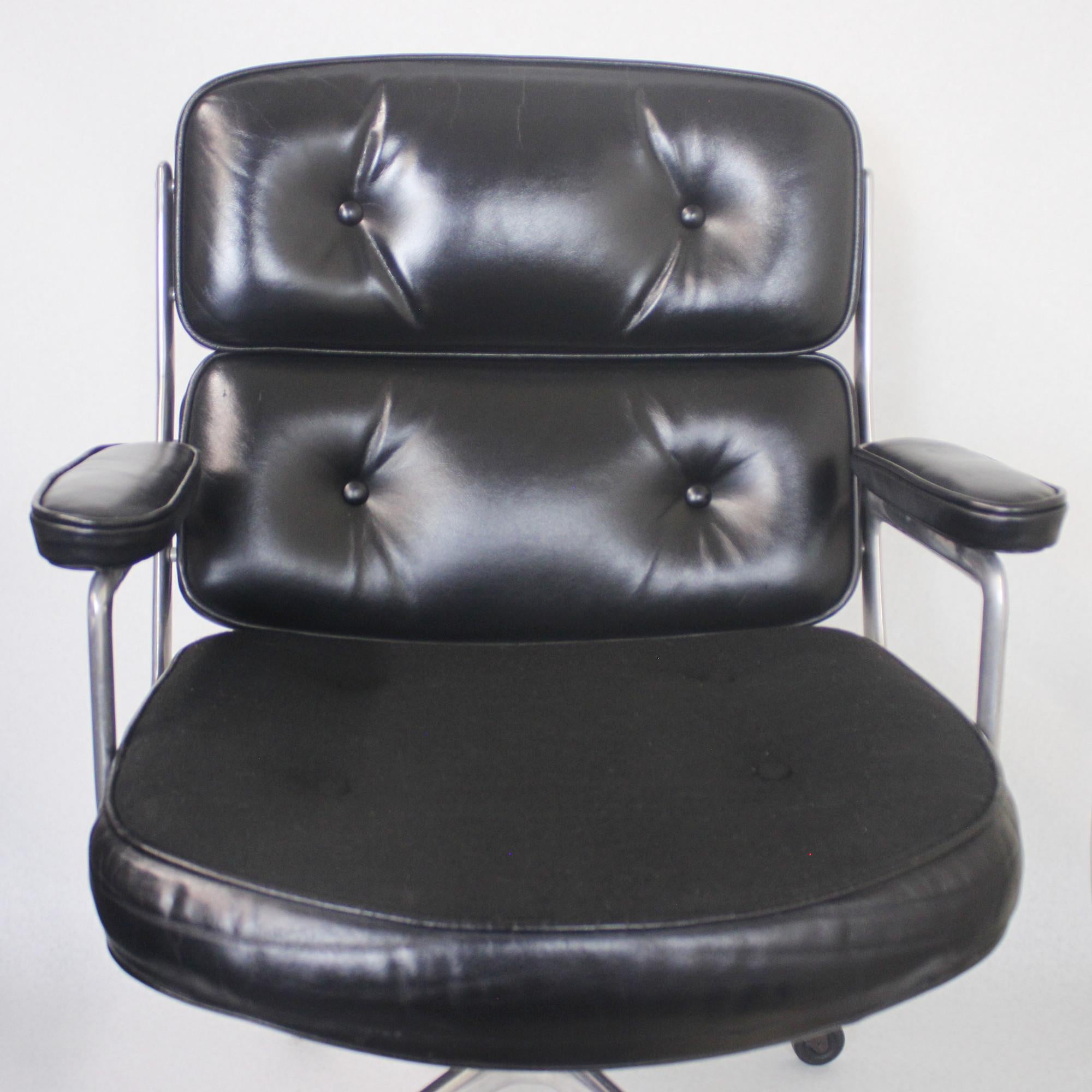 Aluminum 1960s Mid-Century Modern Herman Miller Time Life Executive Desk Lounge Chair