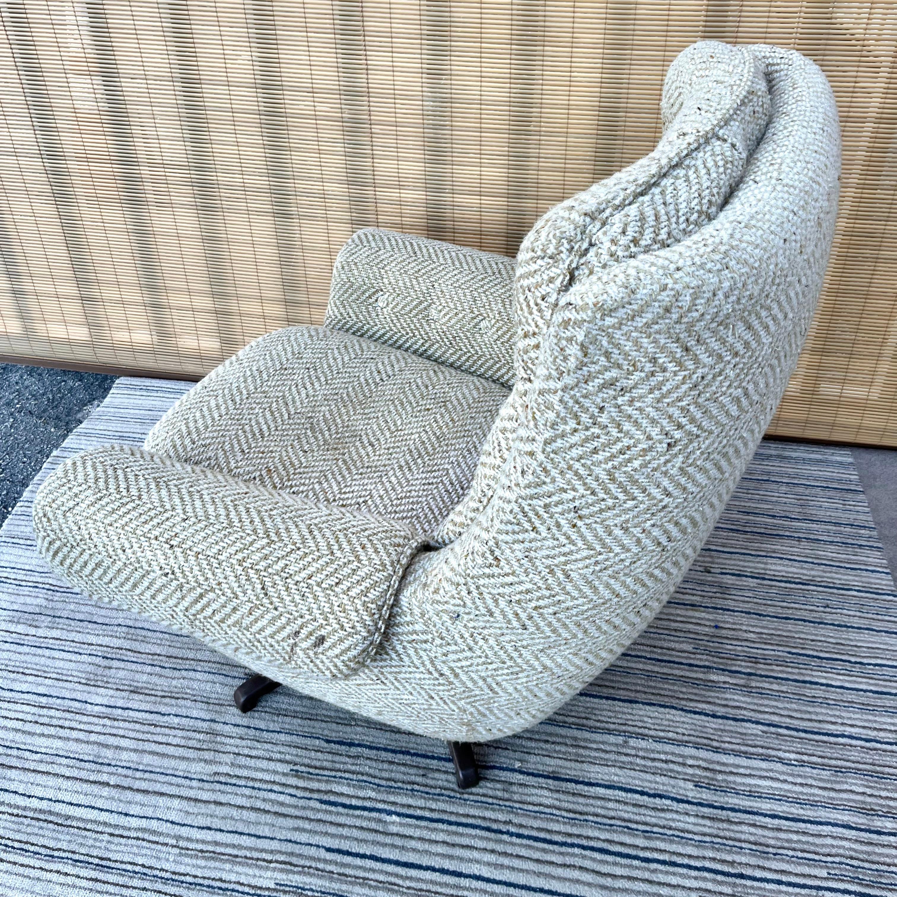 1960s Mid-Century Modern Highback Swivel Lounge Chair by Carter Chair Company 3