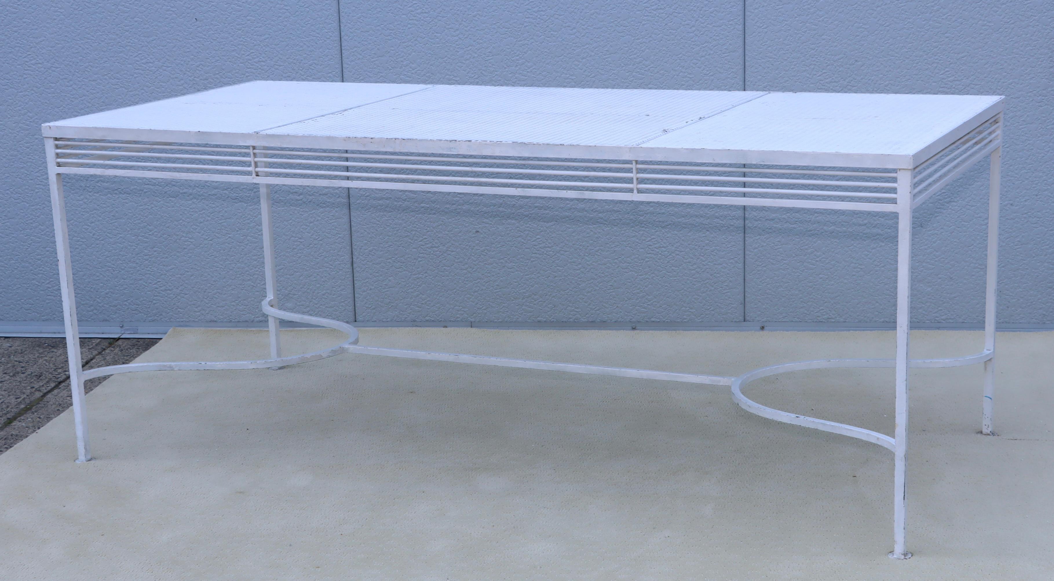 Juego de comedor exterior de hierro moderno de mediados de siglo de 1960 4