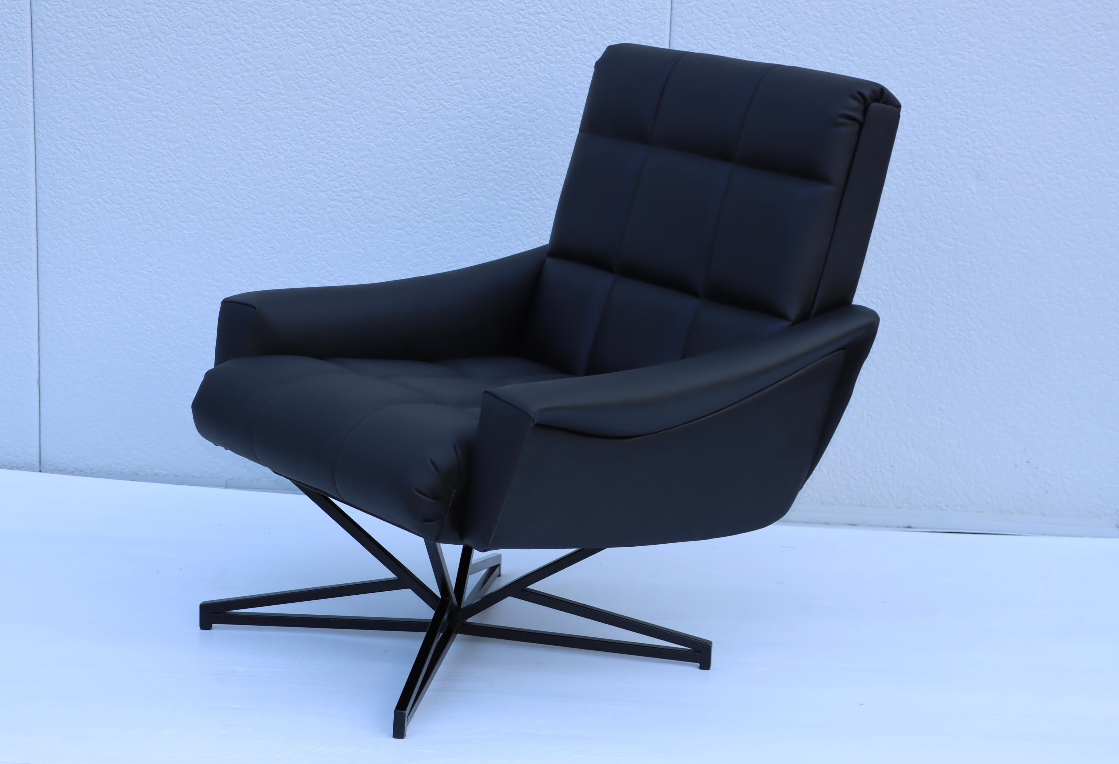 1960's Mid-Century Modern Italian Lounge Chairs by Forma Nova 4