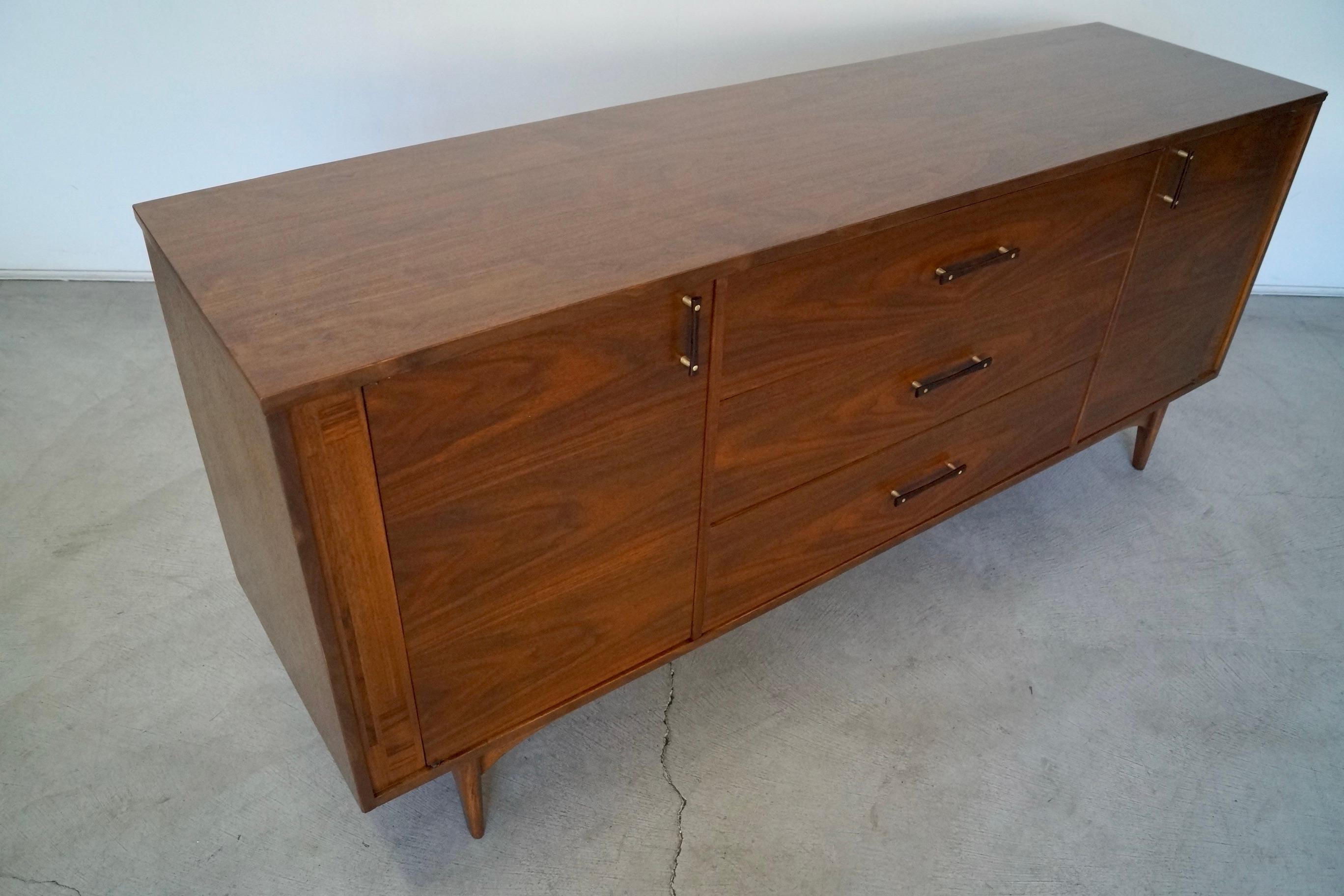 1960's Mid-Century Modern Kroehler Walnut & Rosewood Credenza 7