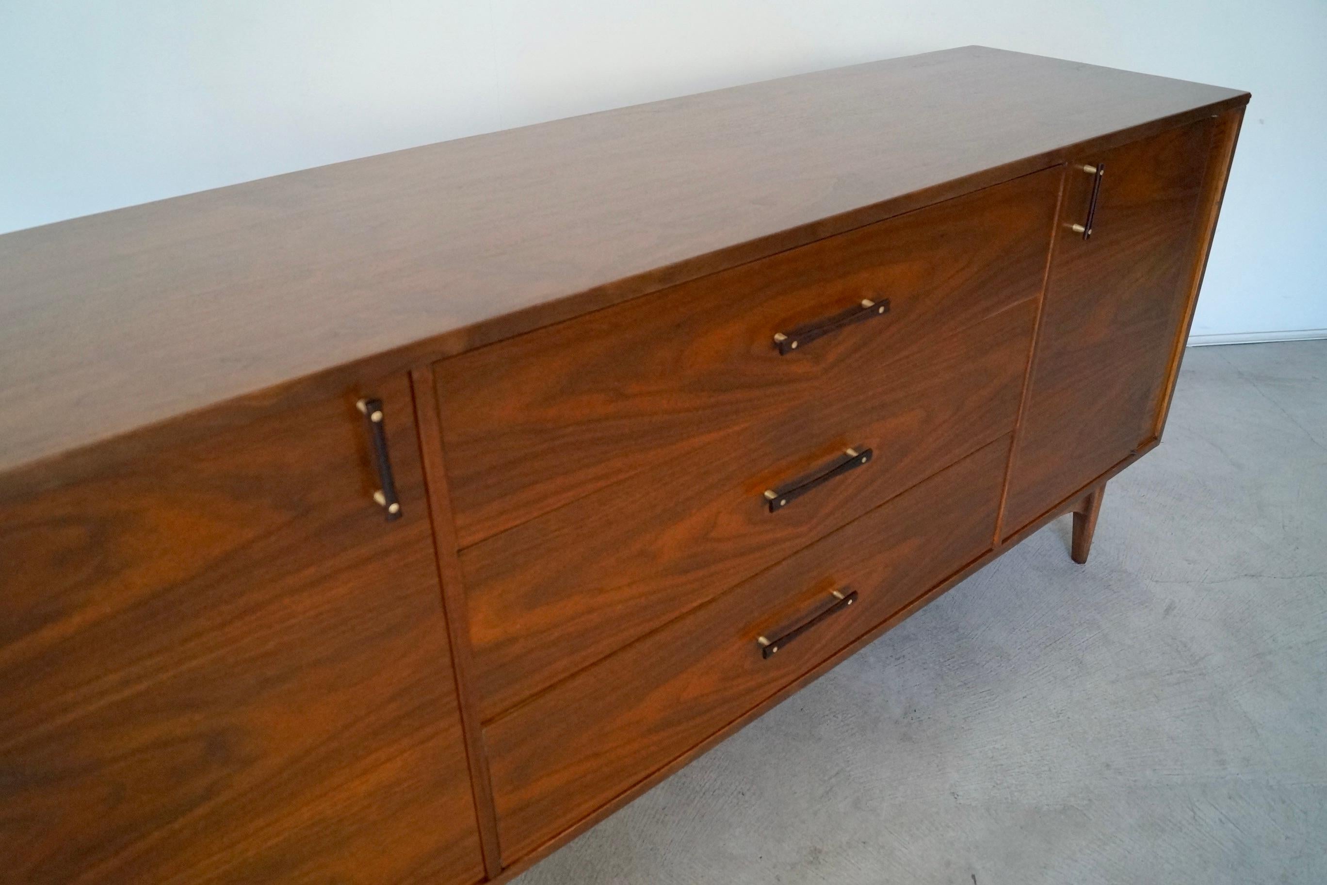 1960's Mid-Century Modern Kroehler Walnut & Rosewood Credenza 8