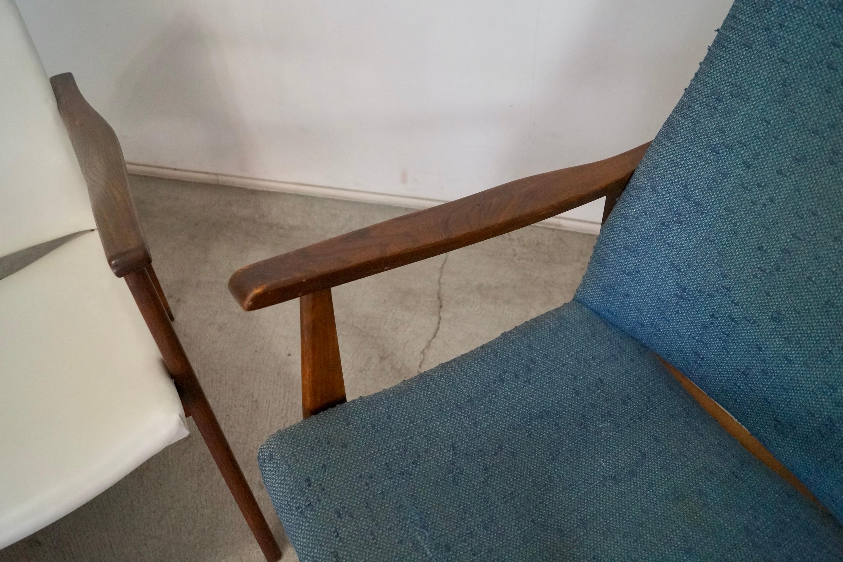 1960's Mid-Century Modern Lounge Armchairs - a Pair For Sale 11