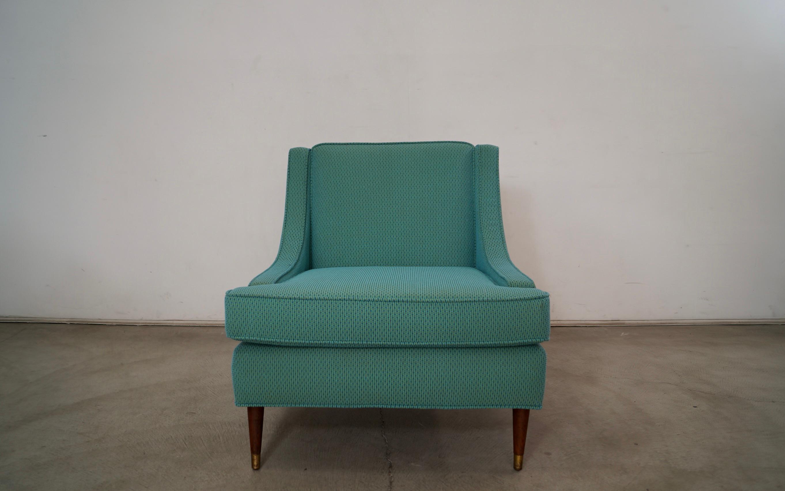 Chaise longue Vintage 1960's Midcentury Modern à vendre. Il a été retapissé professionnellement avec un nouveau tissu et une nouvelle mousse. Il a été retapissé dans le tissu Chain Link de Knoll Textile, qui n'est plus utilisé depuis. Le tissu a un