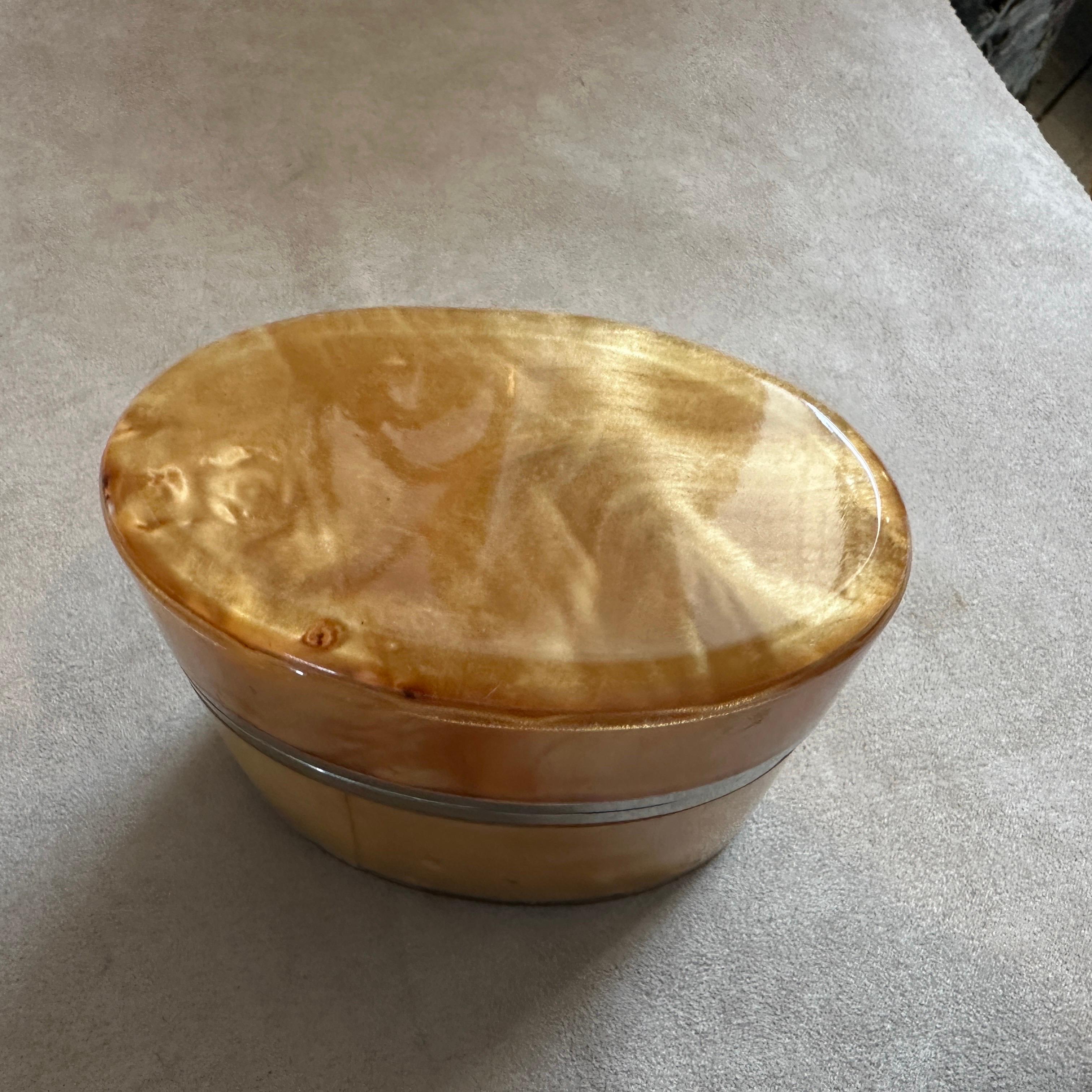 1960s MId-Century Modern Lucite Oval Italian Table Lighter Lighter 6