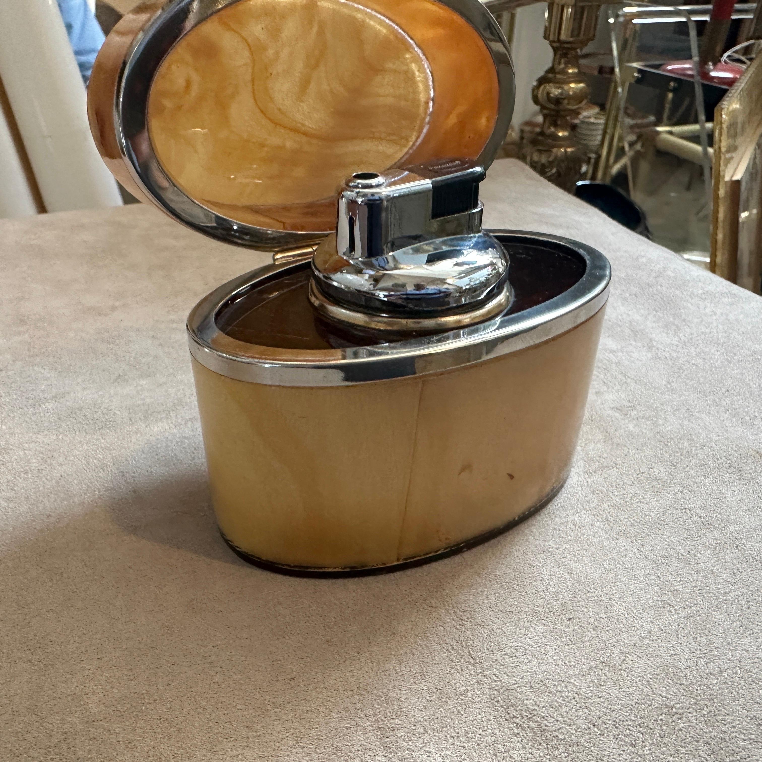 1960s MId-Century Modern Lucite Oval Italian Table Lighter Lighter 1